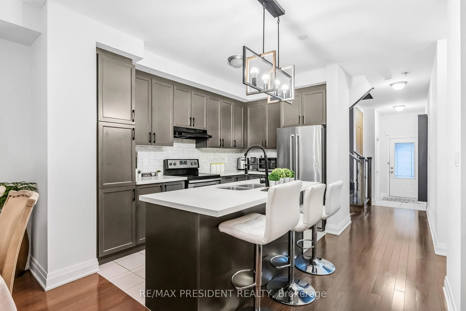 Photo 12 of 11 Oliana Way, Brampton, Bram West — HOMEH