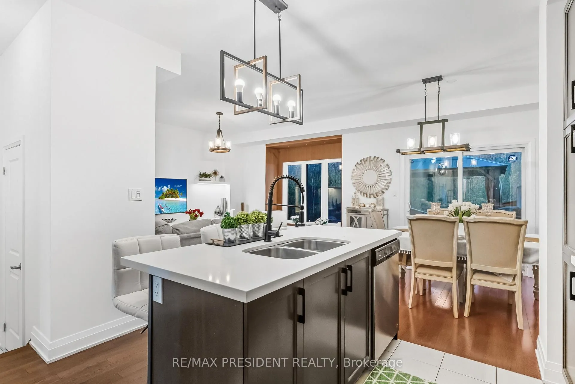 Photo 15 of 11 Oliana Way, Brampton, Bram West — HOMEH