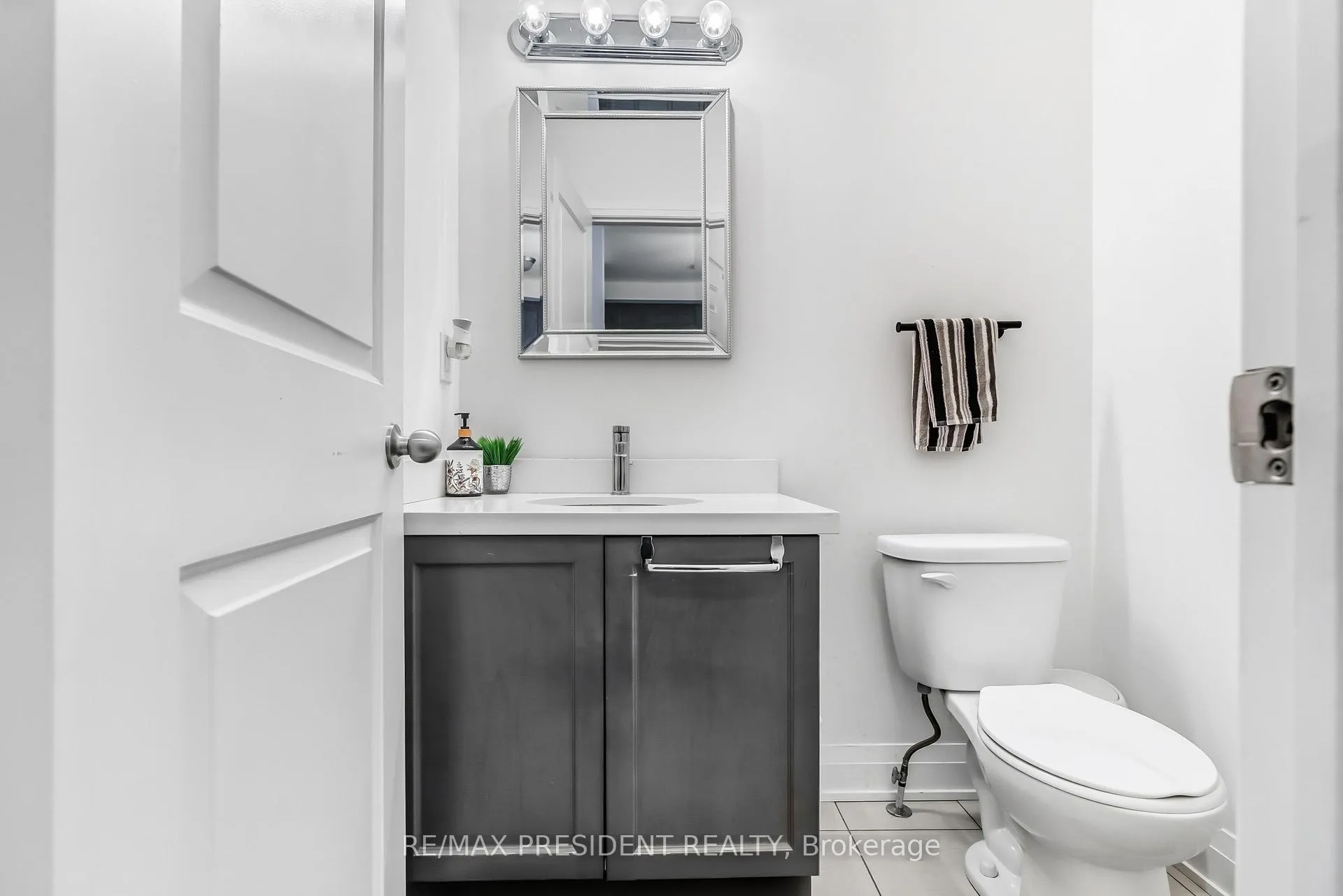 Photo 25 of 11 Oliana Way, Brampton, Bram West — HOMEH