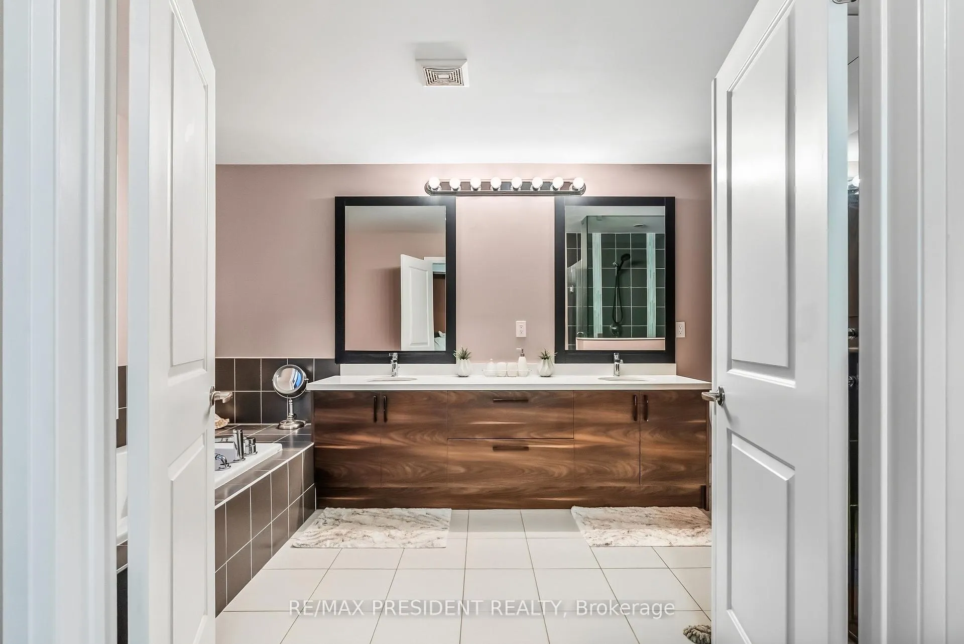 Photo 30 of 11 Oliana Way, Brampton, Bram West — HOMEH