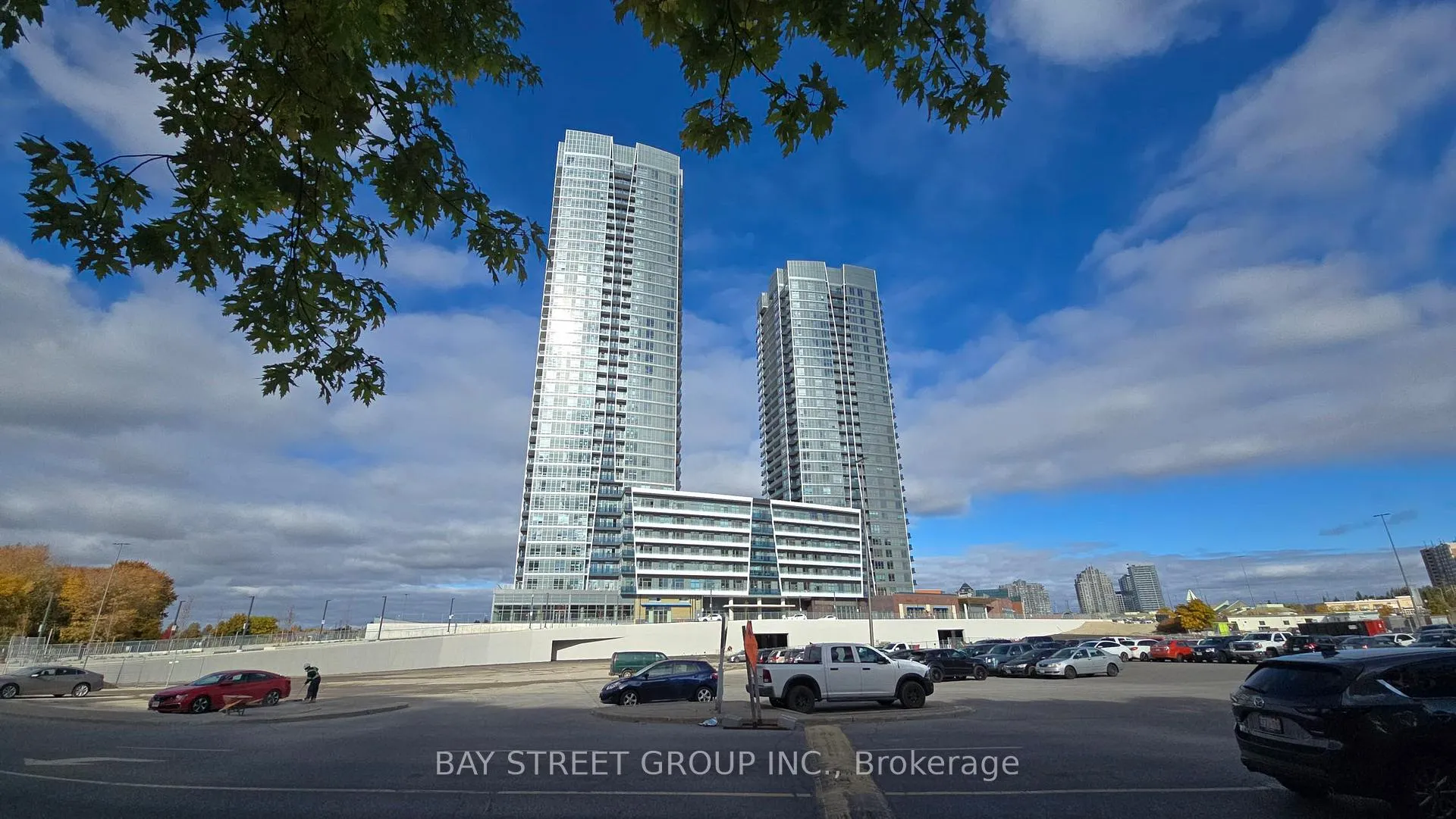 Photo 1 of Unit 2711B, 50 Upper Mall Way, Vaughan, Brownridge — HOMEH
