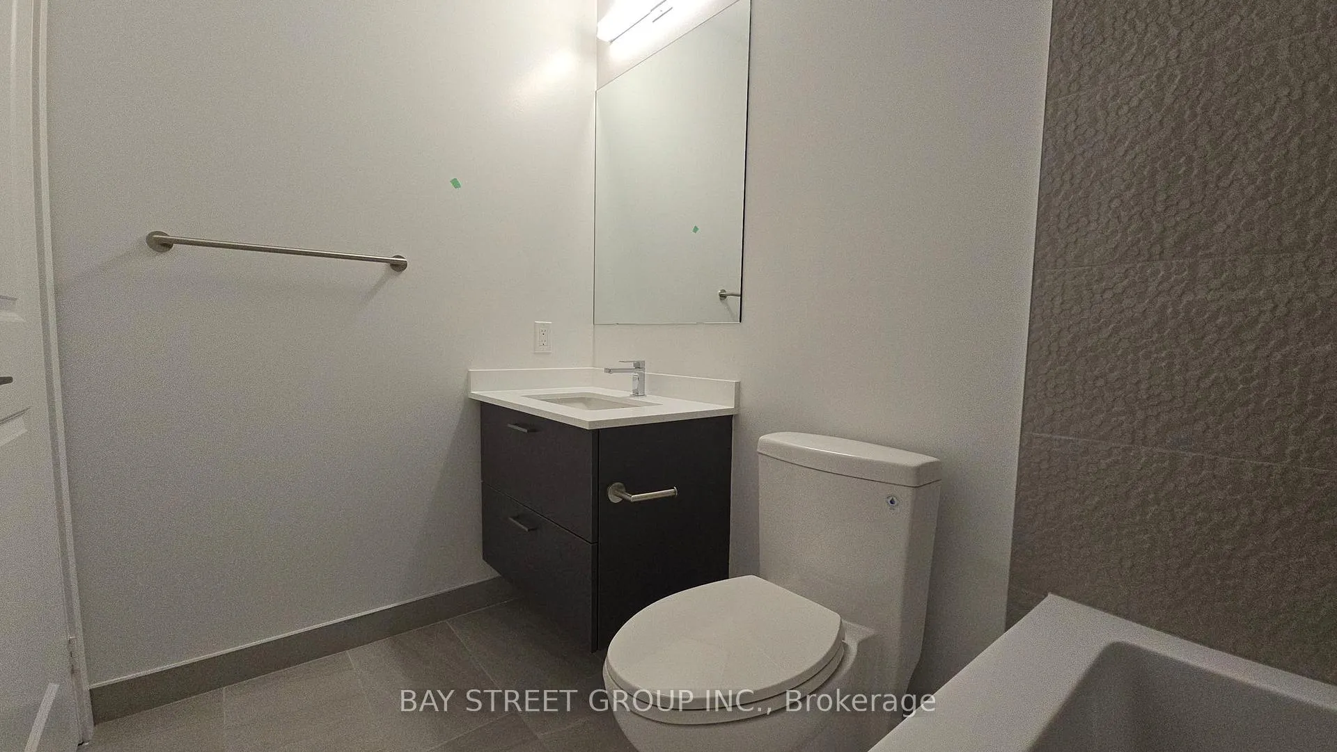 Photo 9 of Unit 2711B, 50 Upper Mall Way, Vaughan, Brownridge — HOMEH