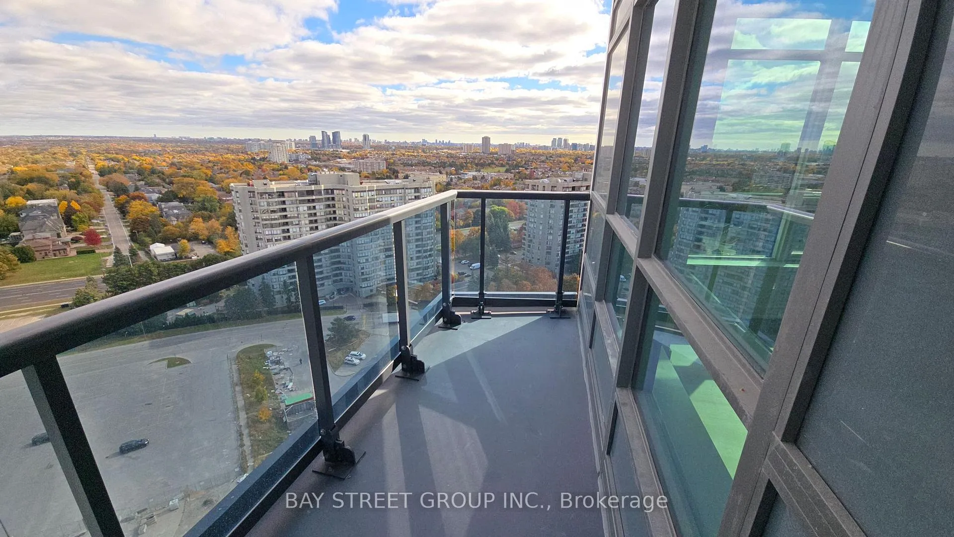Photo 14 of Unit 2711B, 50 Upper Mall Way, Vaughan, Brownridge — HOMEH