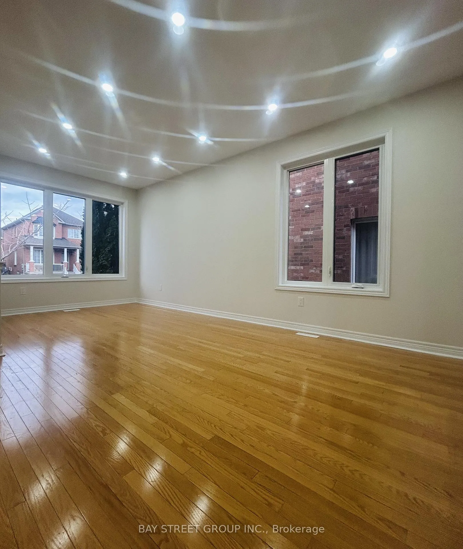 Photo 3 of 59 Tidewater Street S, Markham, Wismer — HOMEH