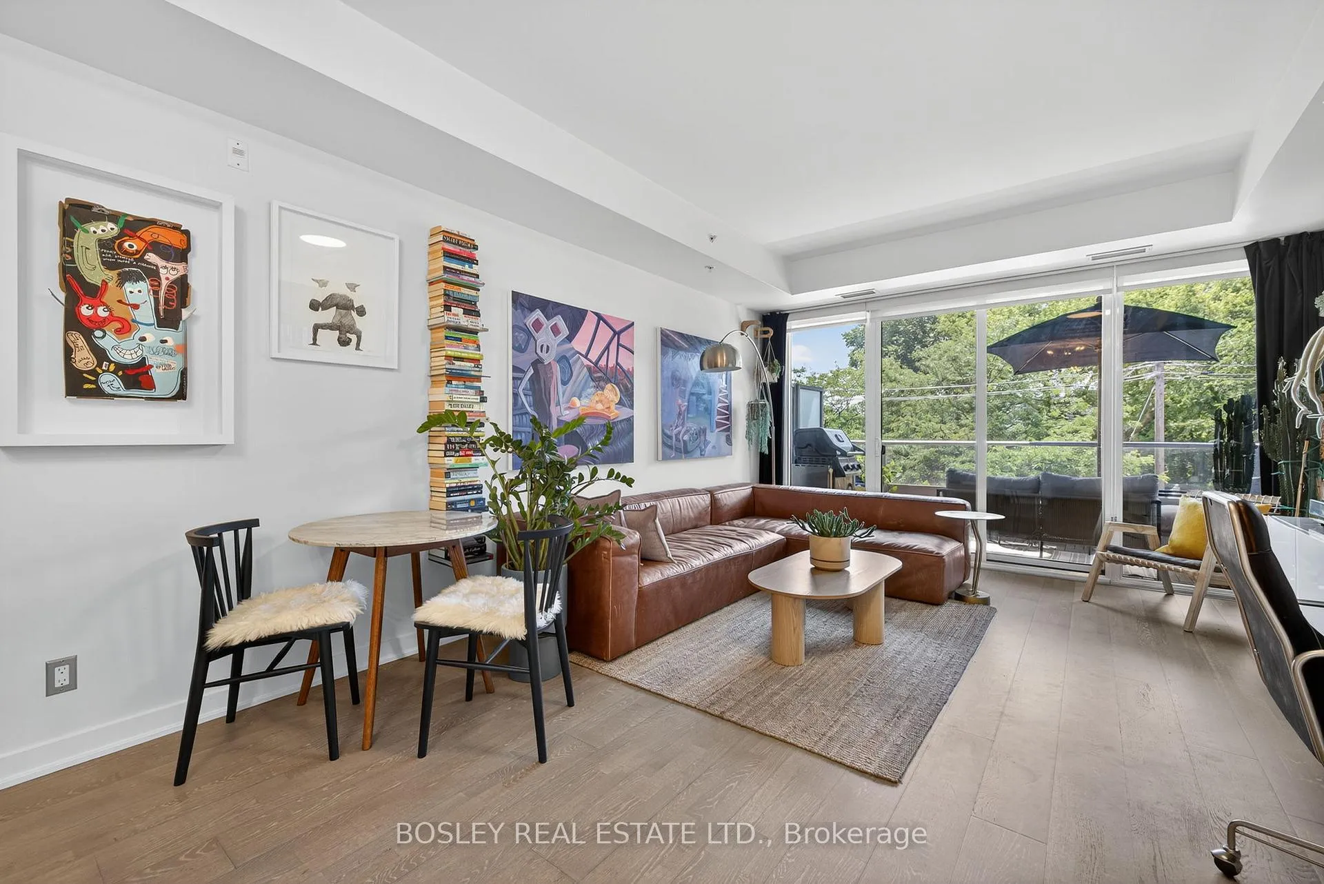 Photo 2 of Unit 305, 1960 Queen Street E, Toronto, The Beaches — HOMEH
