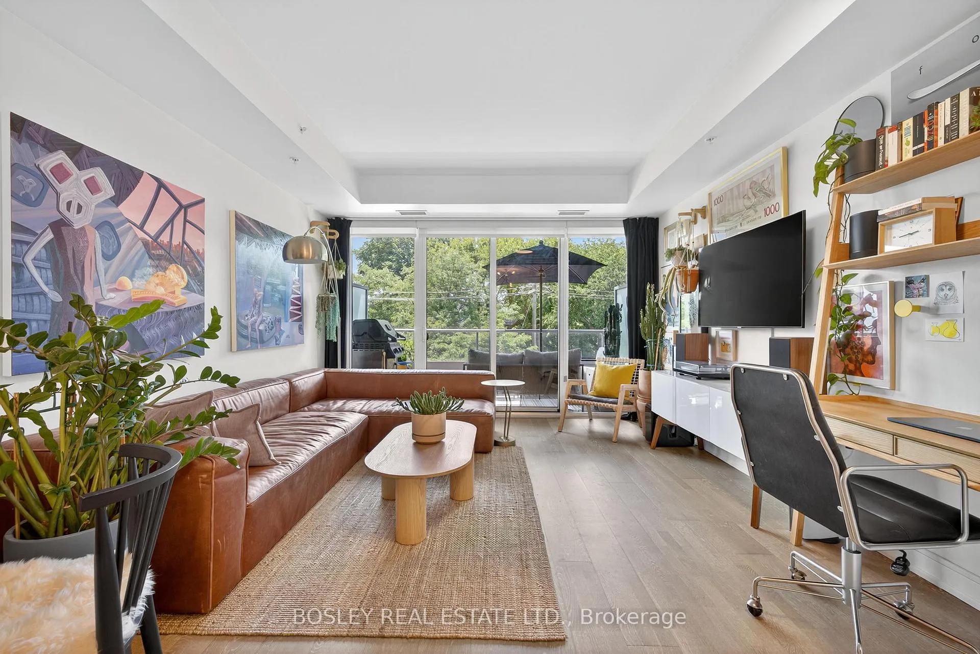 Photo 4 of Unit 305, 1960 Queen Street E, Toronto, The Beaches — HOMEH
