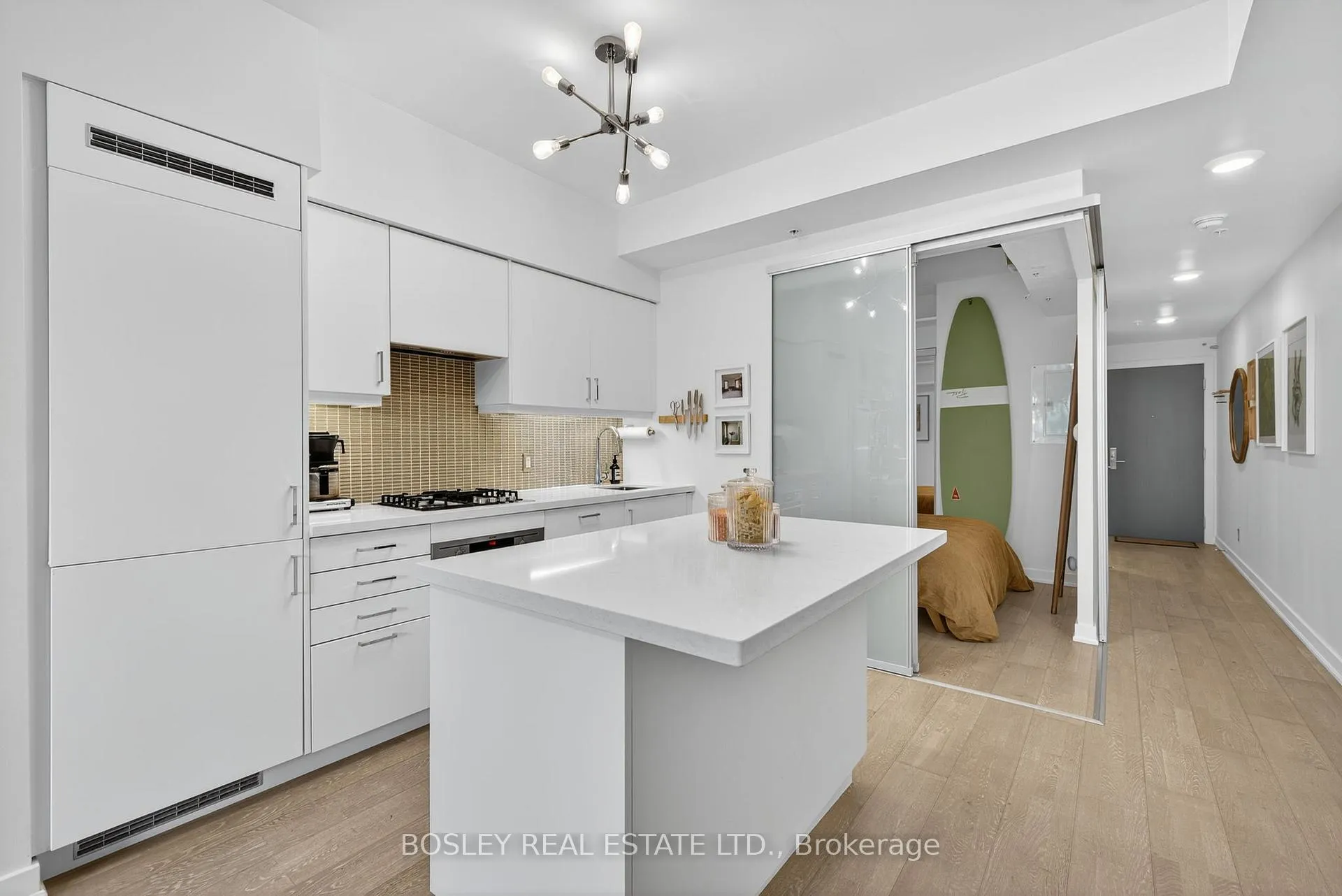 Photo 7 of Unit 305, 1960 Queen Street E, Toronto, The Beaches — HOMEH