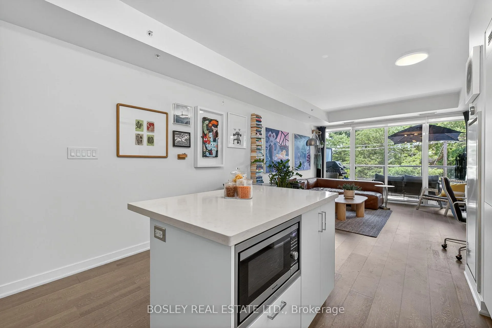 Photo 10 of Unit 305, 1960 Queen Street E, Toronto, The Beaches — HOMEH