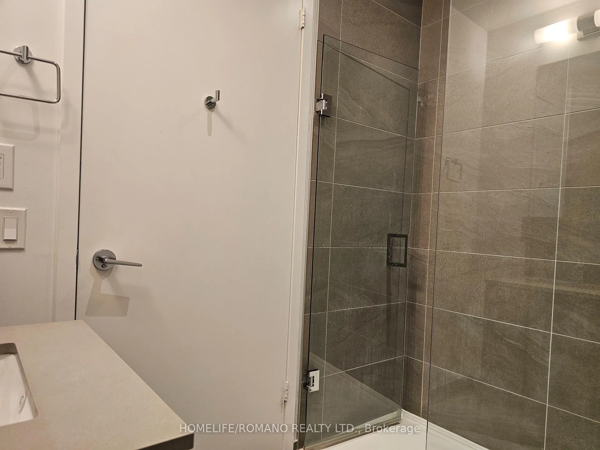 Photo 4 of Unit 2706, 5 Buttermill Avenue, Vaughan, Vaughan Corporate Centre — HOMEH