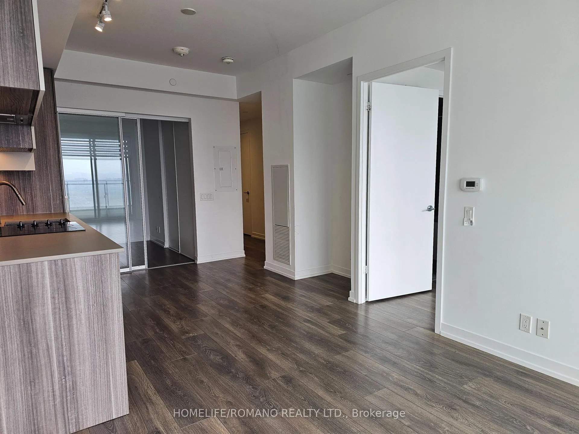 Photo 13 of Unit 2706, 5 Buttermill Avenue, Vaughan, Vaughan Corporate Centre — HOMEH