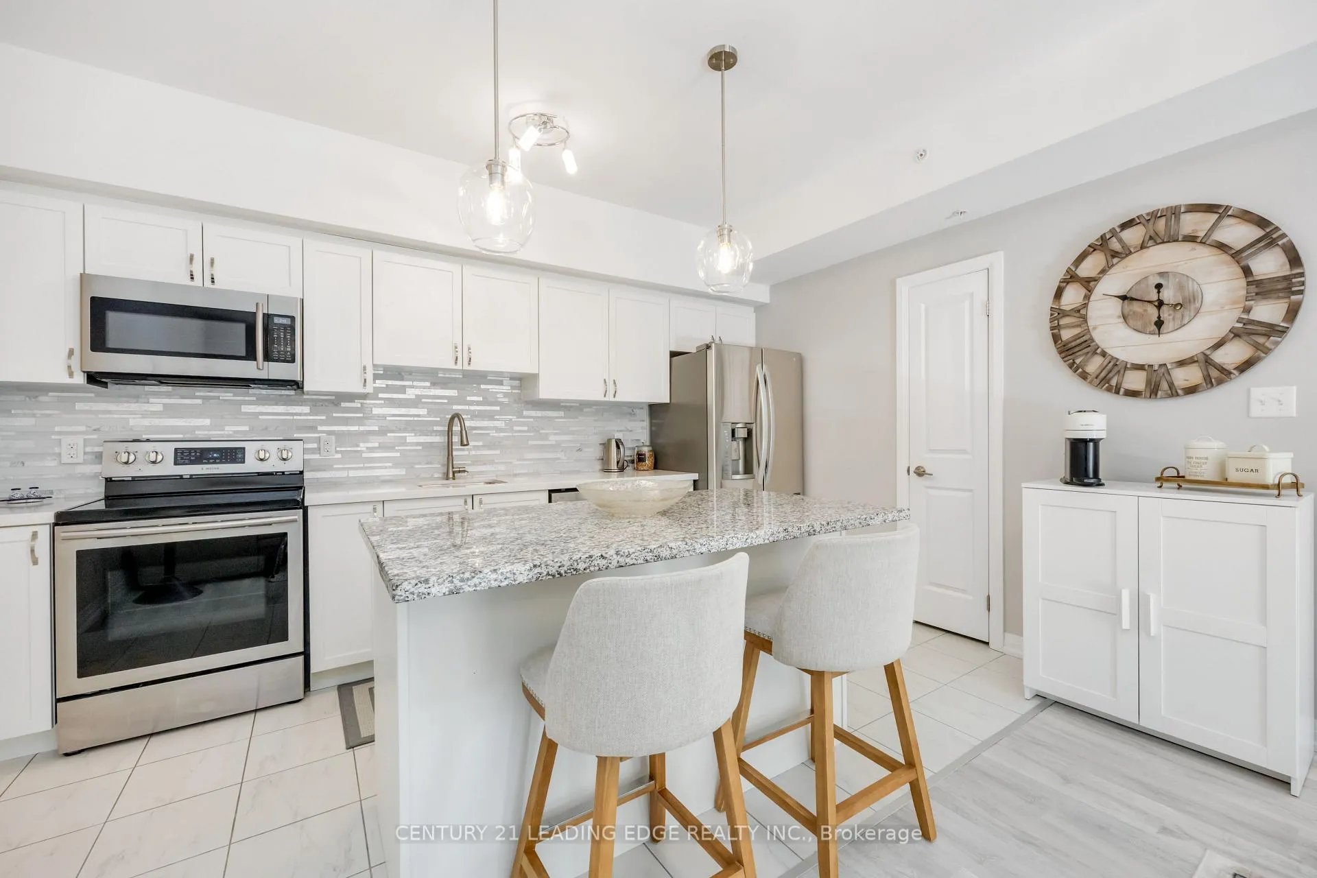 Photo 9 of Unit 209, 300 Essa Rd, Barrie, 400 West — HOMEH