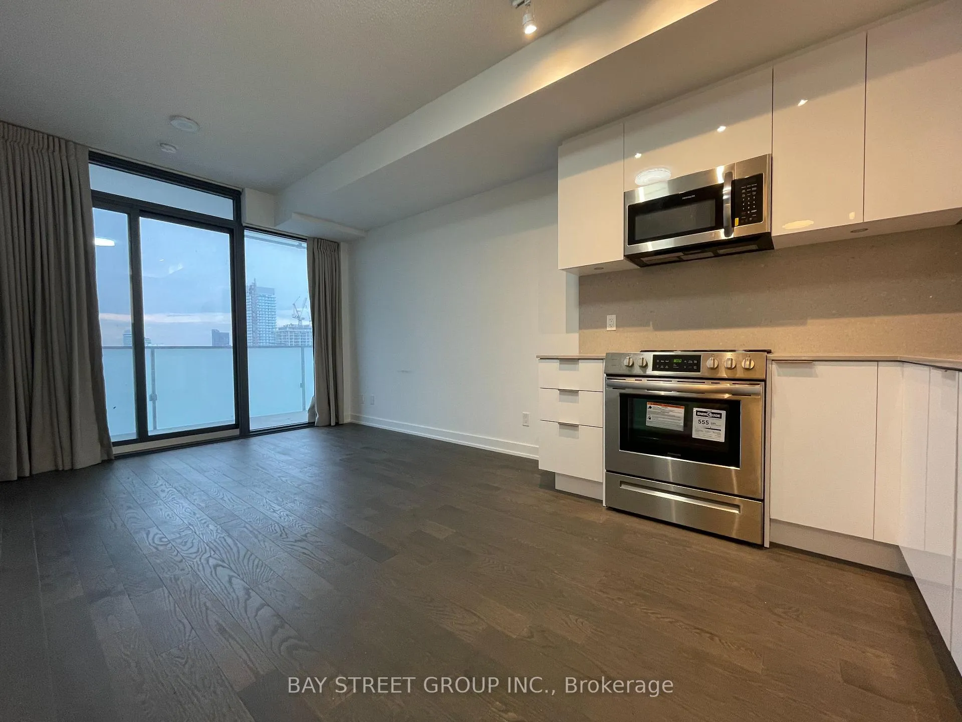 Photo 3 of Unit 3315, 25 Richmond Street E, Toronto, Church-Yonge Corridor — HOMEH
