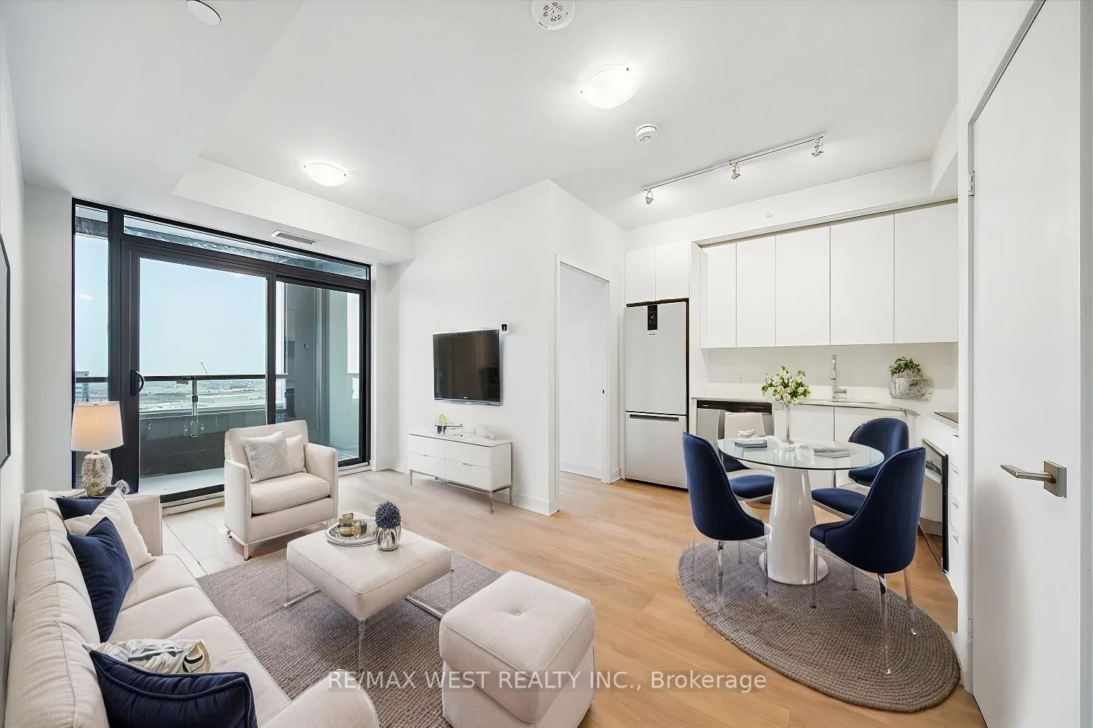Photo 3 of Unit 2401, 2920 Highway 7, Vaughan, Vaughan Corporate Centre — HOMEH