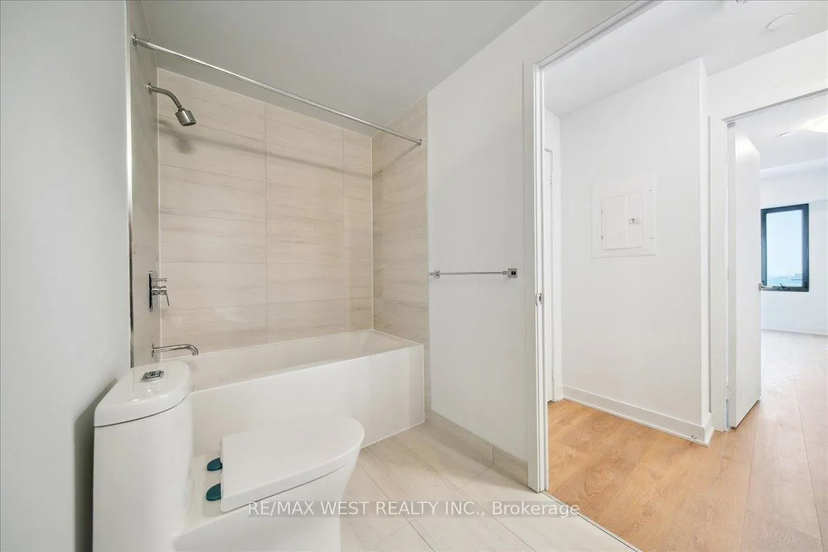 Photo 7 of Unit 2401, 2920 Highway 7, Vaughan, Vaughan Corporate Centre — HOMEH