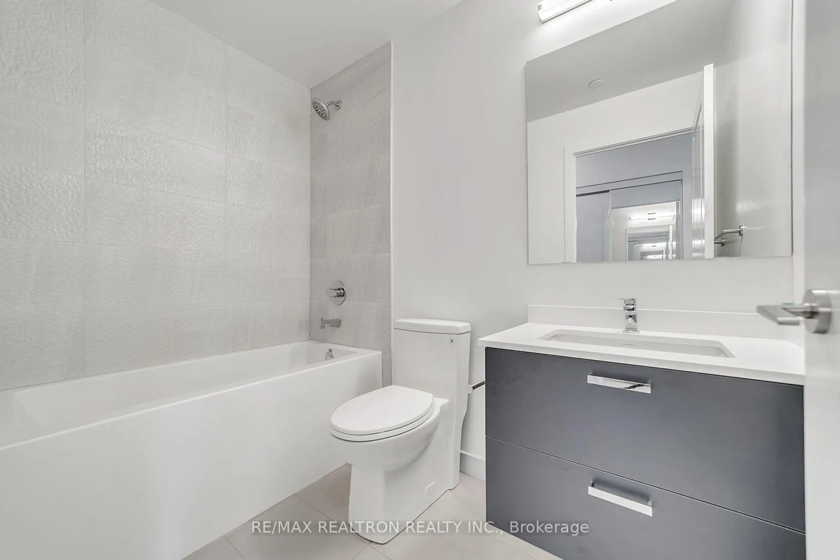 Photo 7 of Unit 1503, 30 Upper Mall Drive S, Vaughan, Brownridge — HOMEH