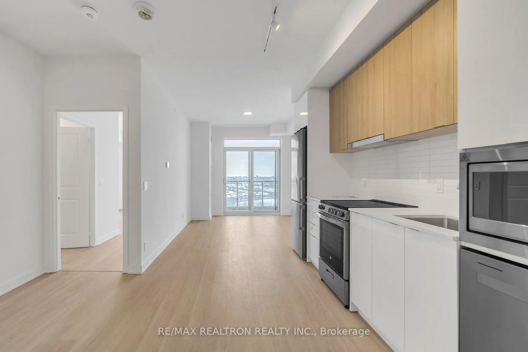 Photo 11 of Unit 1503, 30 Upper Mall Drive S, Vaughan, Brownridge — HOMEH