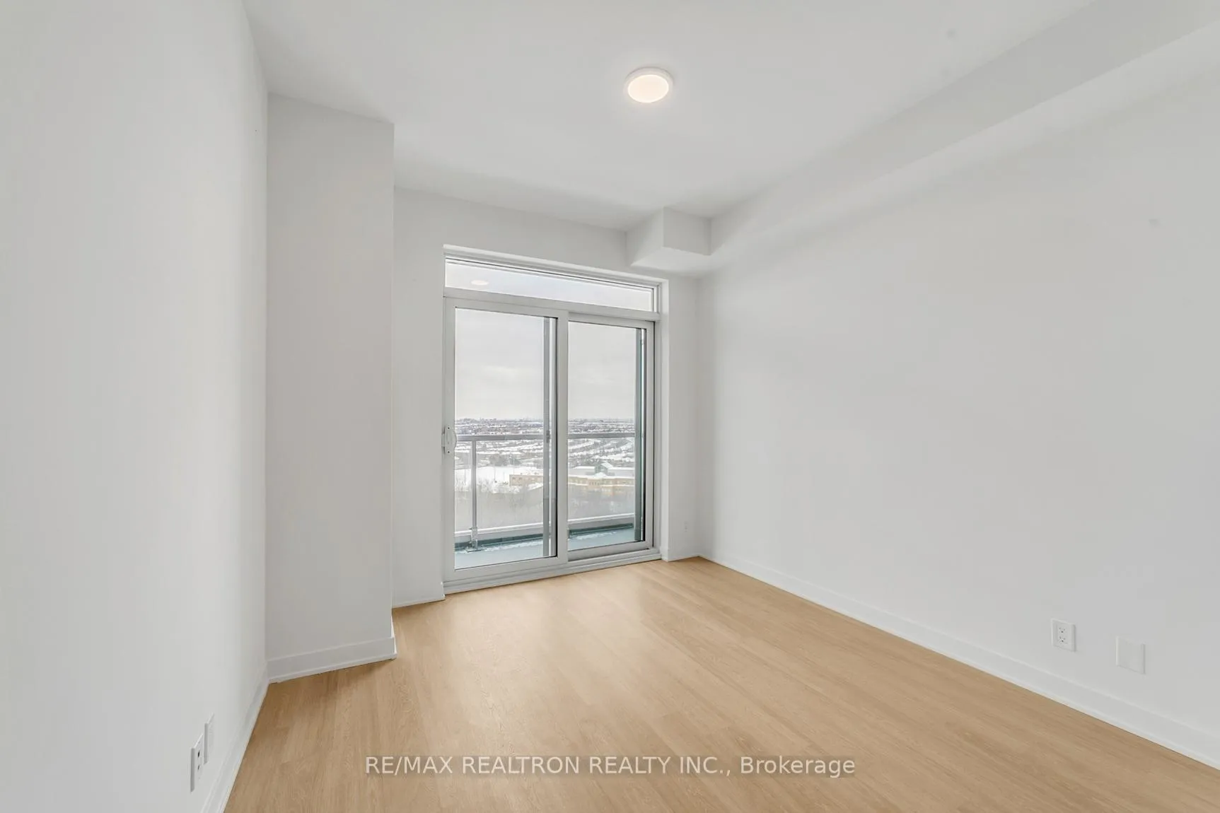 Photo 15 of Unit 1503, 30 Upper Mall Drive S, Vaughan, Brownridge — HOMEH
