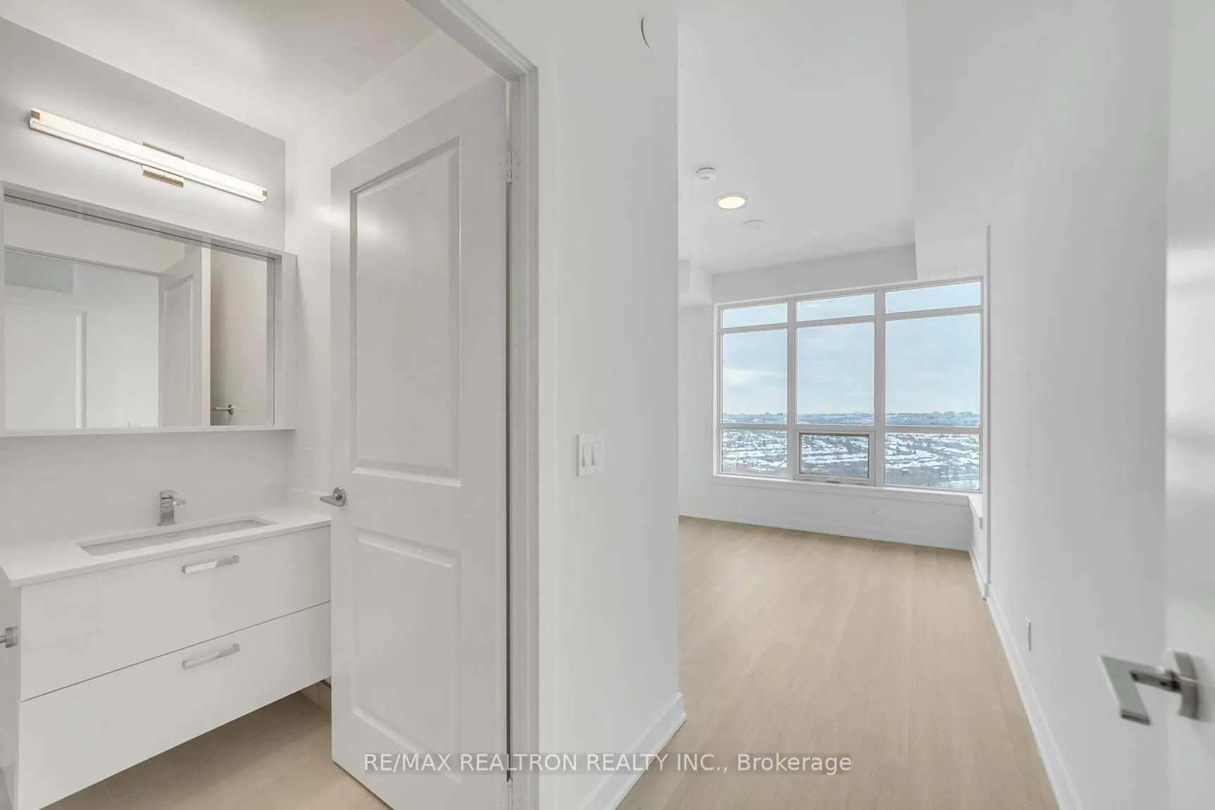 Photo 23 of Unit 1503, 30 Upper Mall Drive S, Vaughan, Brownridge — HOMEH