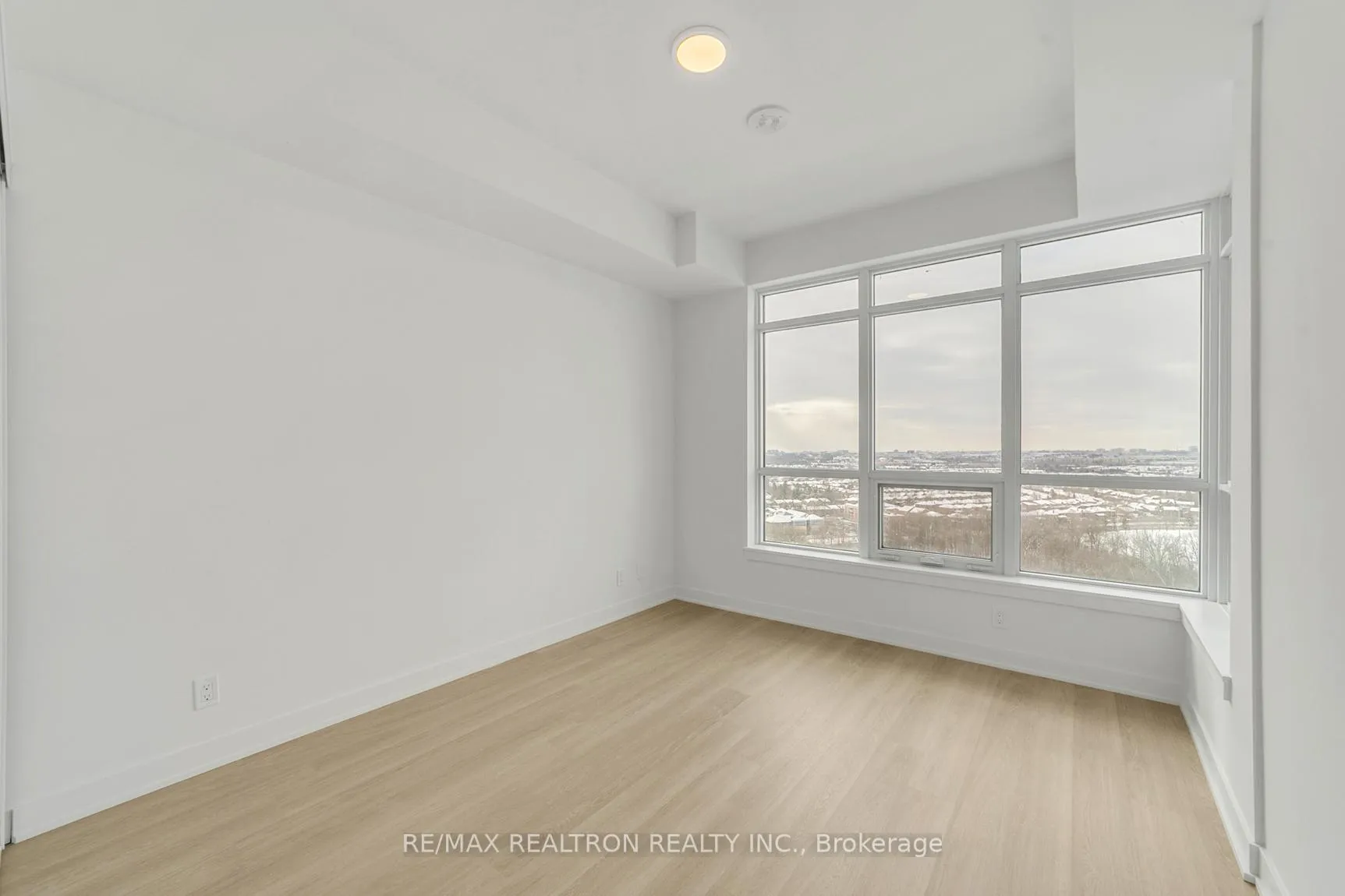 Photo 24 of Unit 1503, 30 Upper Mall Drive S, Vaughan, Brownridge — HOMEH