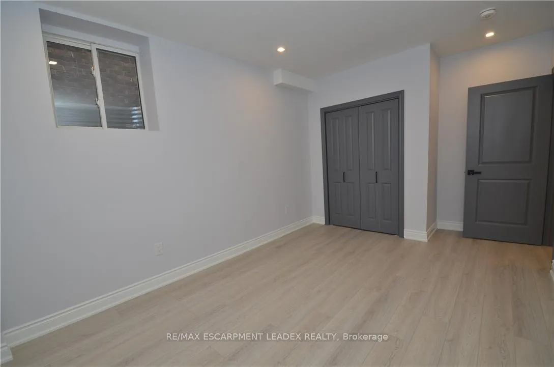Photo 21 of Unit B, 187 Chambers Drive, Hamilton, Ancaster — HOMEH