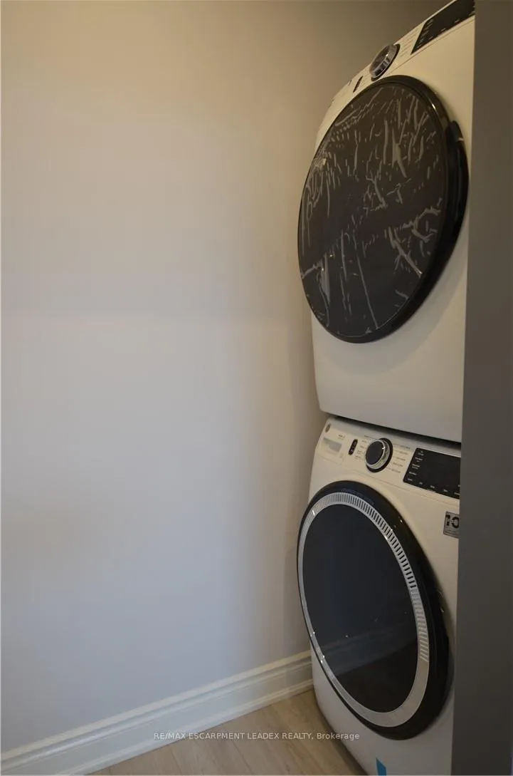 Photo 23 of Unit B, 187 Chambers Drive, Hamilton, Ancaster — HOMEH
