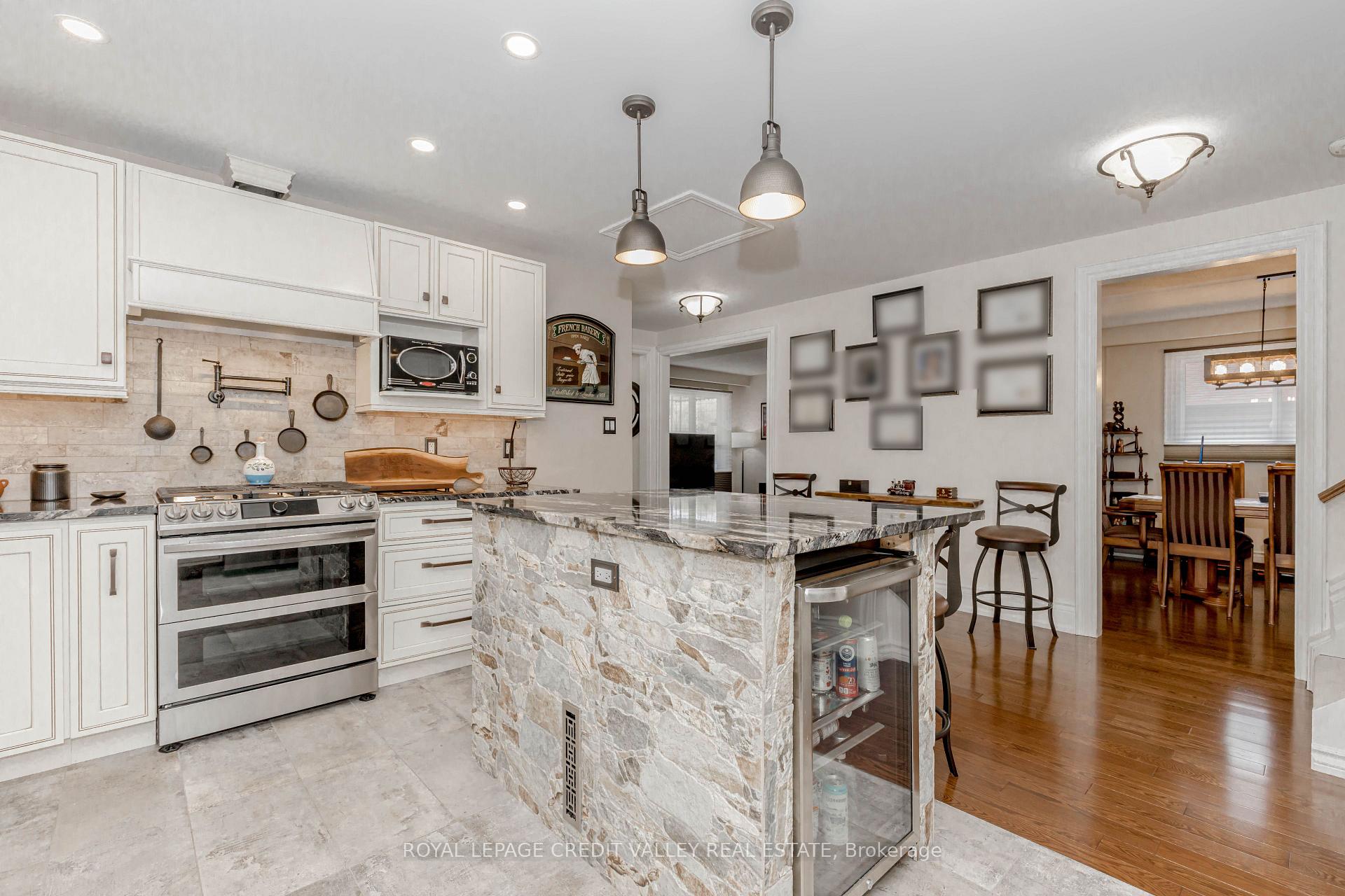 Photo 9 of 119 Connaught Crescent, Caledon, Bolton West — HOMEH
