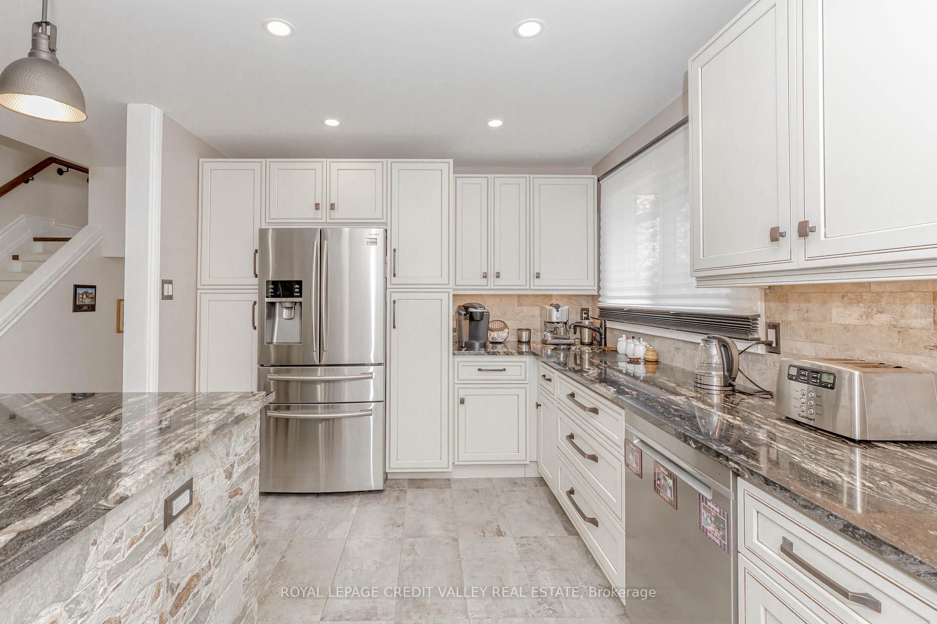 Photo 13 of 119 Connaught Crescent, Caledon, Bolton West — HOMEH