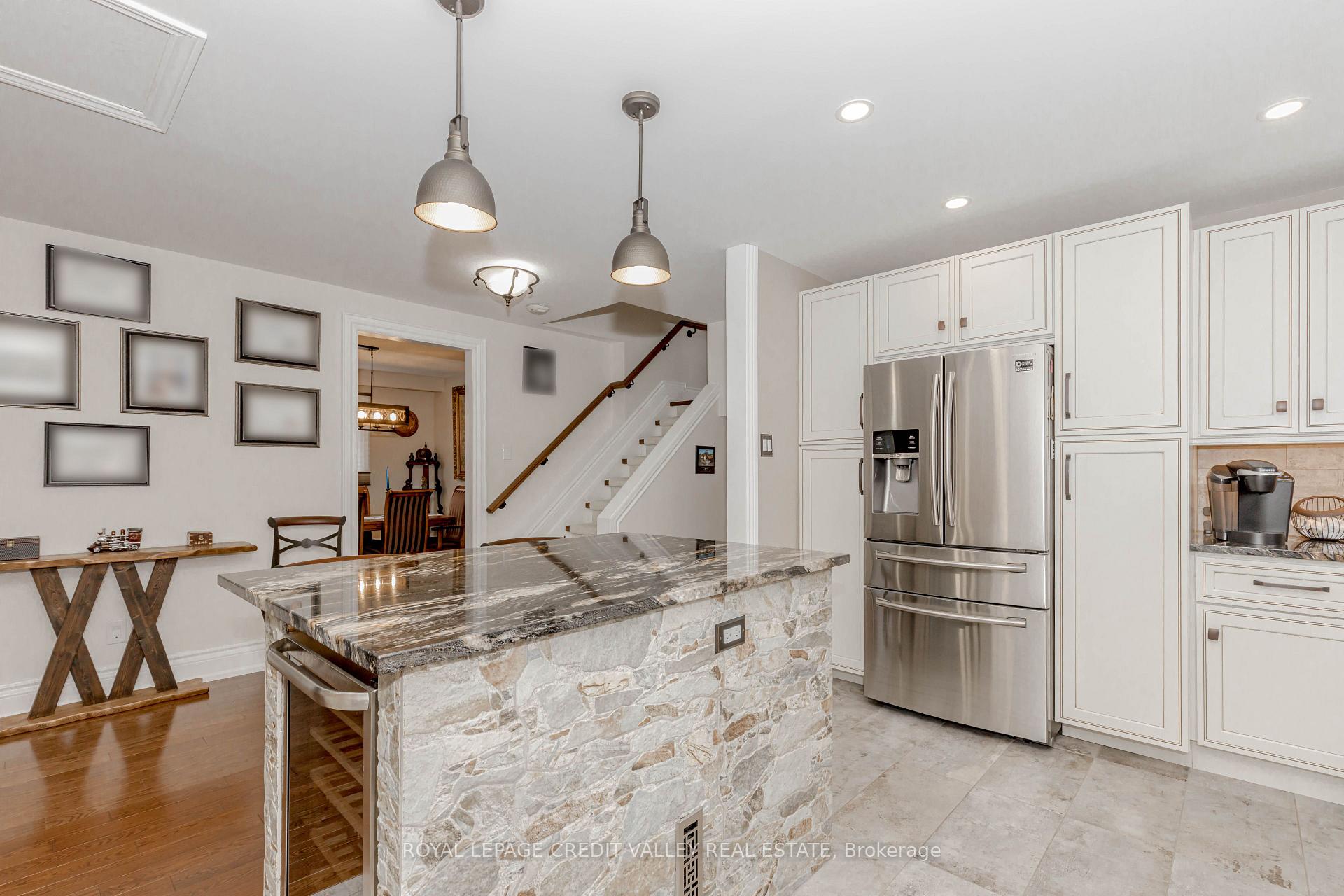 Photo 14 of 119 Connaught Crescent, Caledon, Bolton West — HOMEH