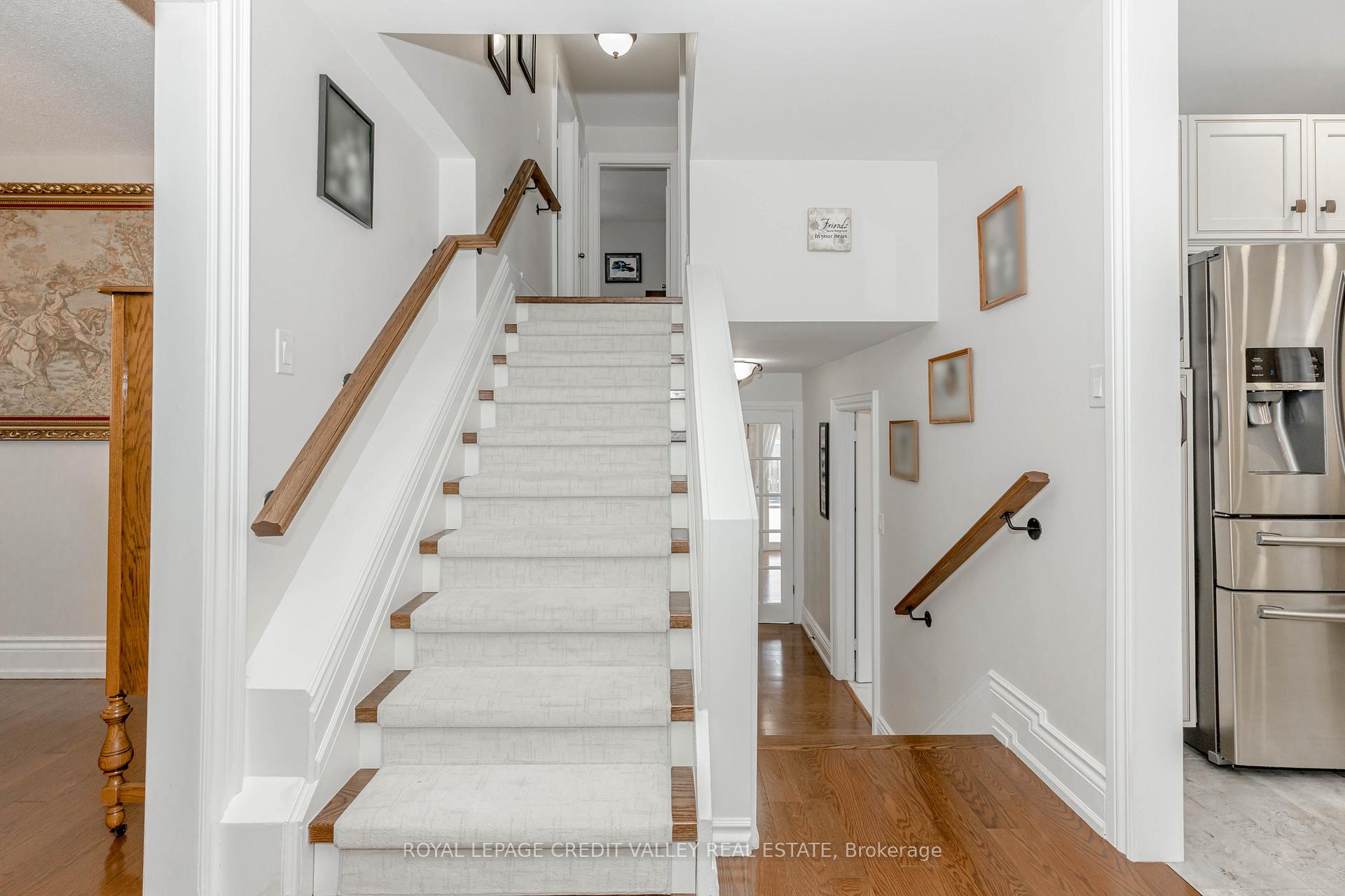 Photo 20 of 119 Connaught Crescent, Caledon, Bolton West — HOMEH