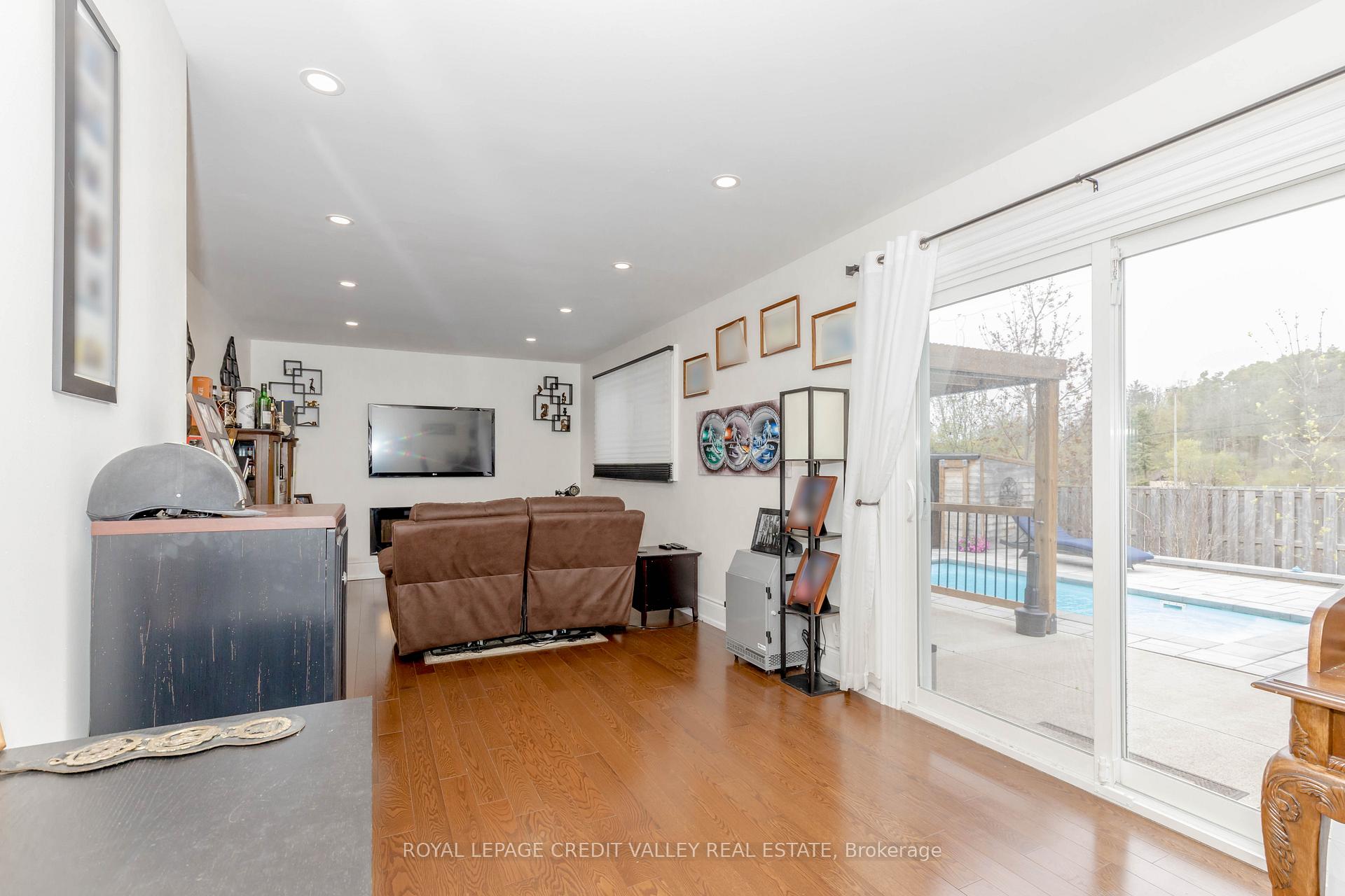 Photo 33 of 119 Connaught Crescent, Caledon, Bolton West — HOMEH