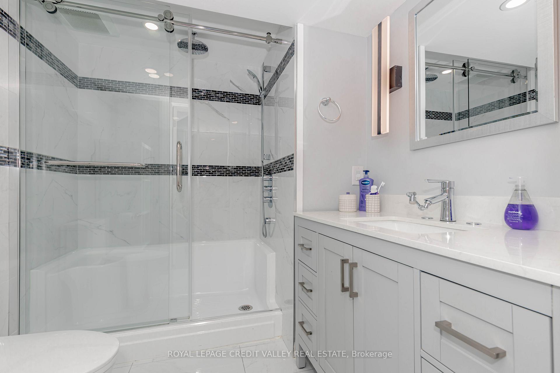 Photo 40 of 119 Connaught Crescent, Caledon, Bolton West — HOMEH