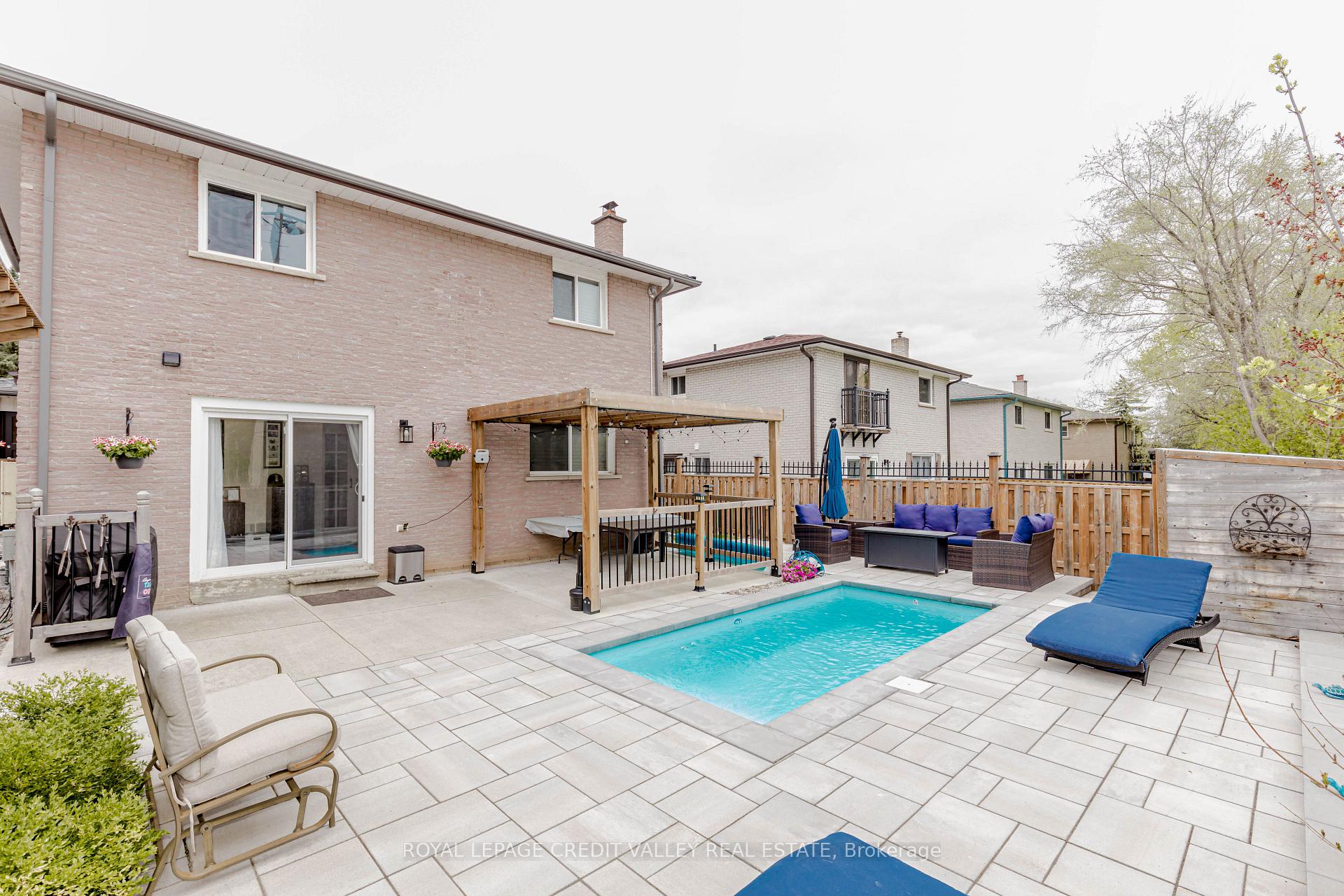 Photo 42 of 119 Connaught Crescent, Caledon, Bolton West — HOMEH