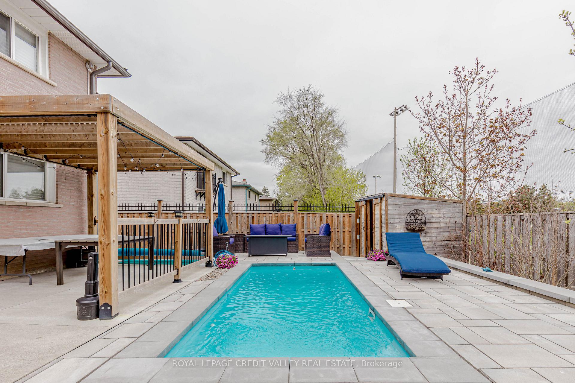 Photo 43 of 119 Connaught Crescent, Caledon, Bolton West — HOMEH