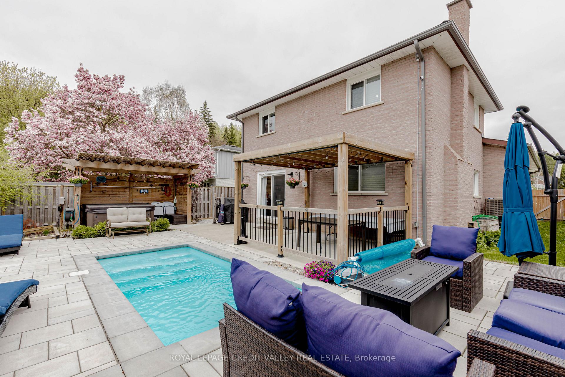 Photo 44 of 119 Connaught Crescent, Caledon, Bolton West — HOMEH