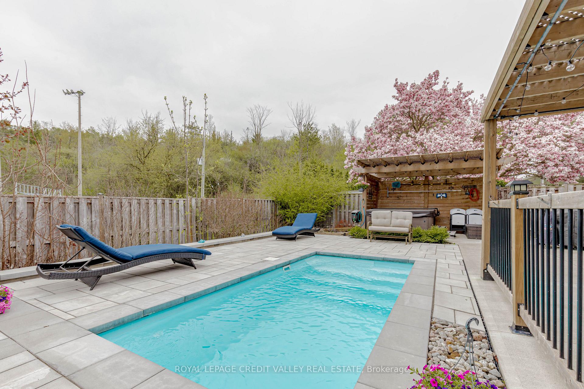 Photo 46 of 119 Connaught Crescent, Caledon, Bolton West — HOMEH