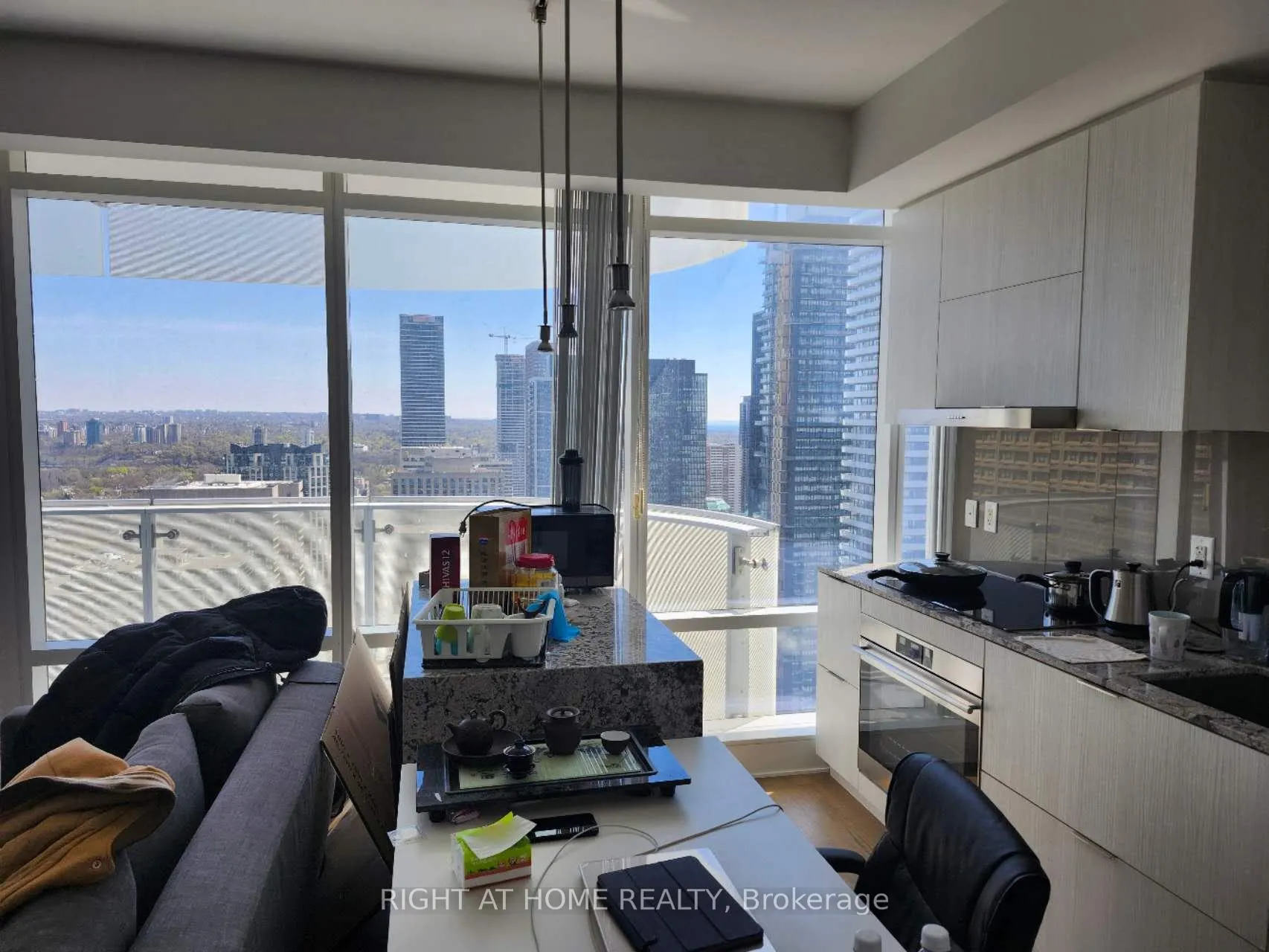 Photo 2 of Unit 3203, 1 Bloor Street E, Toronto, Church-Yonge Corridor — HOMEH