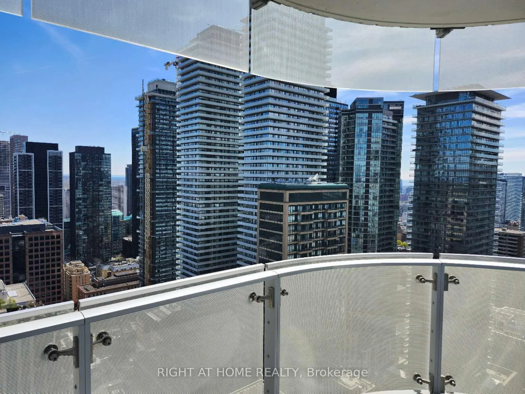 Photo 7 of Unit 3203, 1 Bloor Street E, Toronto, Church-Yonge Corridor — HOMEH
