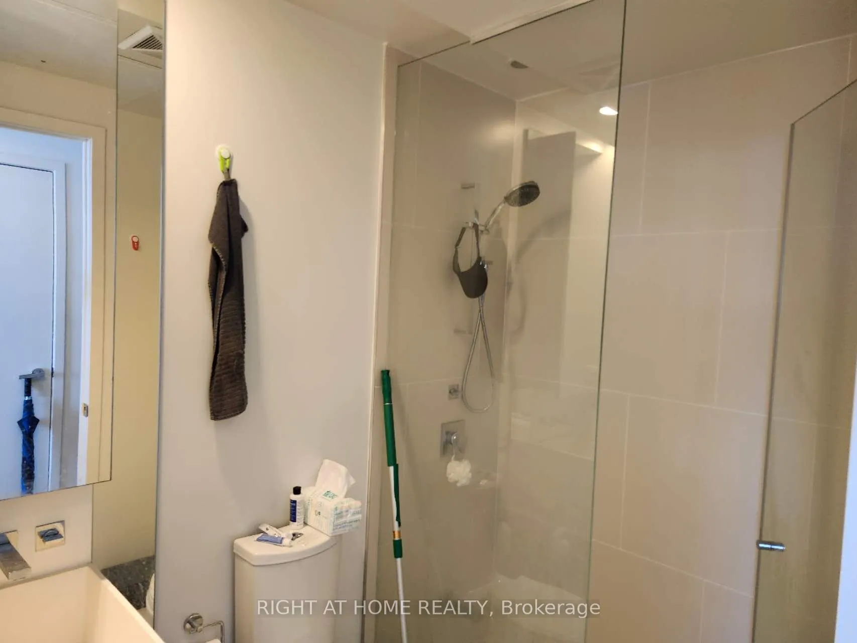 Photo 10 of Unit 3203, 1 Bloor Street E, Toronto, Church-Yonge Corridor — HOMEH