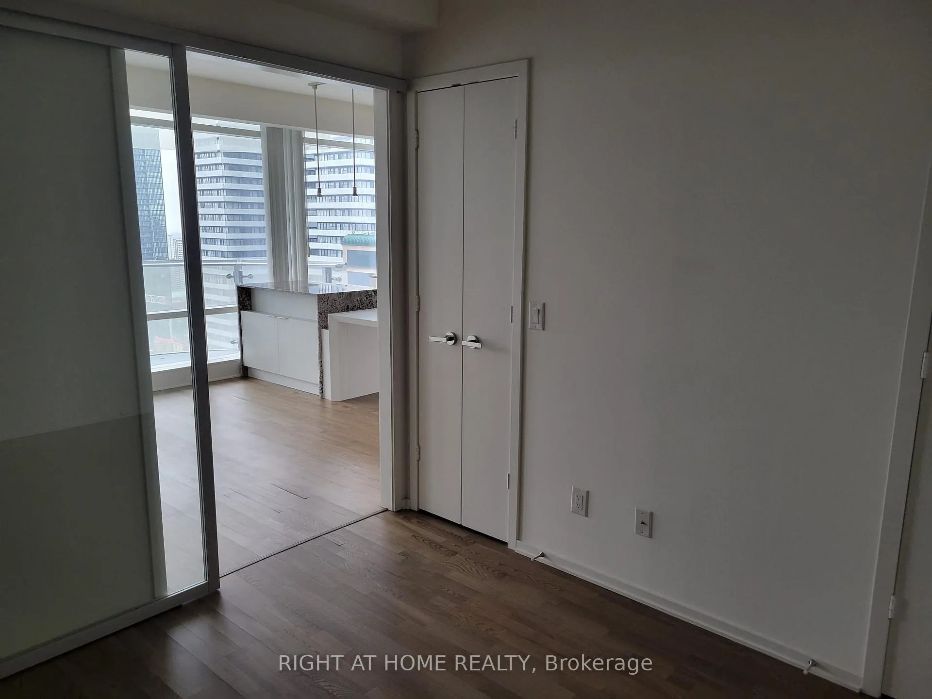 Photo 11 of Unit 3203, 1 Bloor Street E, Toronto, Church-Yonge Corridor — HOMEH