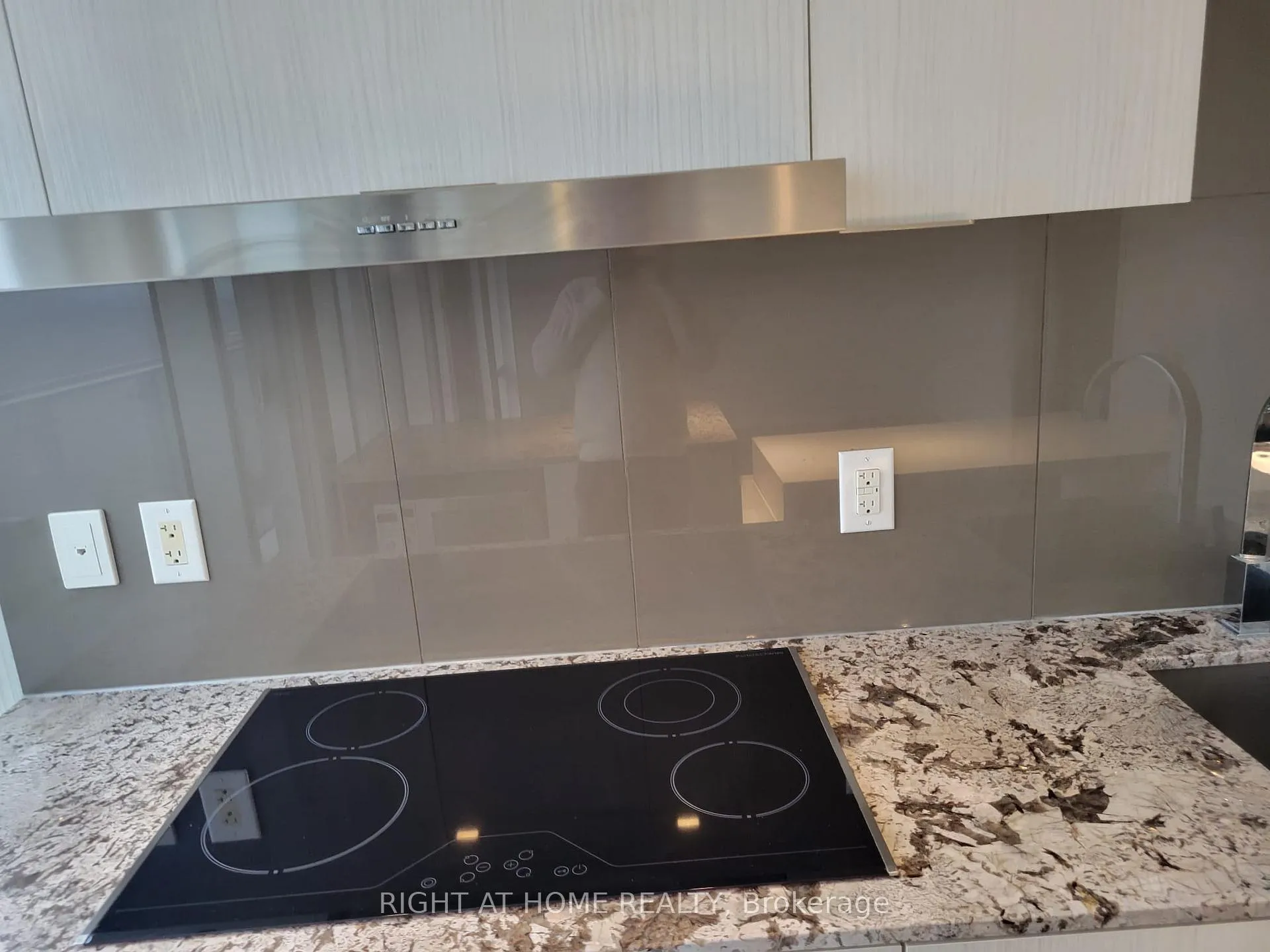 Photo 17 of Unit 3203, 1 Bloor Street E, Toronto, Church-Yonge Corridor — HOMEH