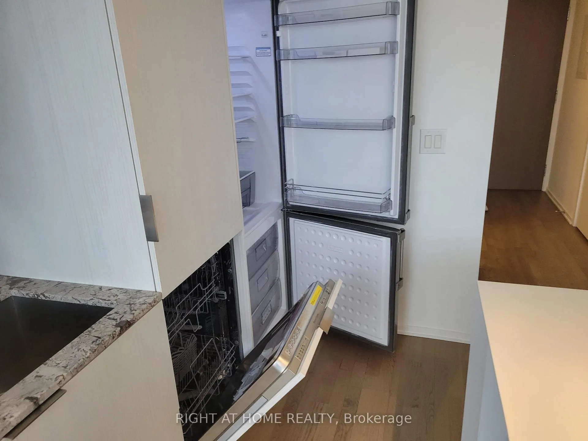 Photo 21 of Unit 3203, 1 Bloor Street E, Toronto, Church-Yonge Corridor — HOMEH
