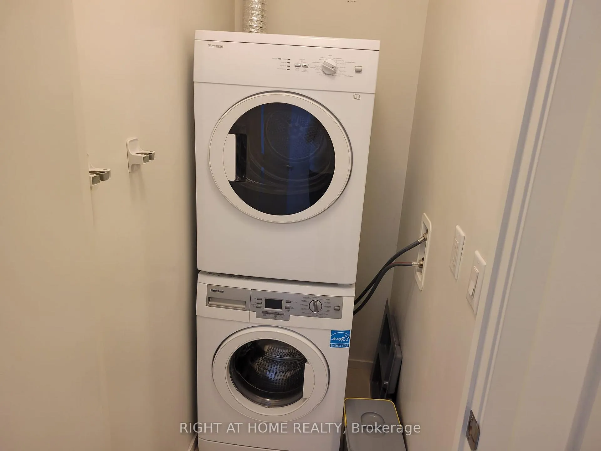 Photo 31 of Unit 3203, 1 Bloor Street E, Toronto, Church-Yonge Corridor — HOMEH