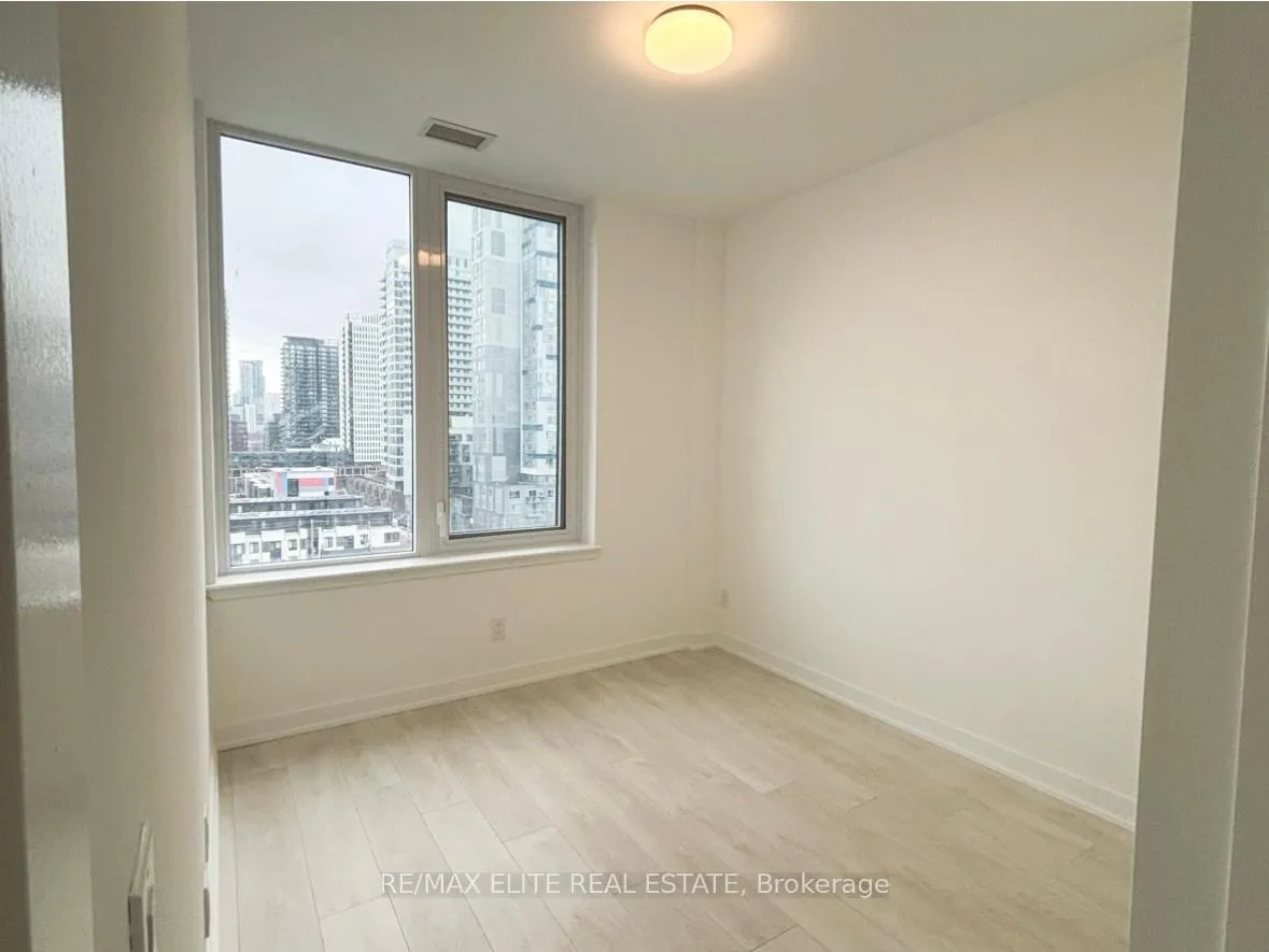 Photo 2 of Unit 920, 5 Defries Street, Toronto, Regent Park — HOMEH
