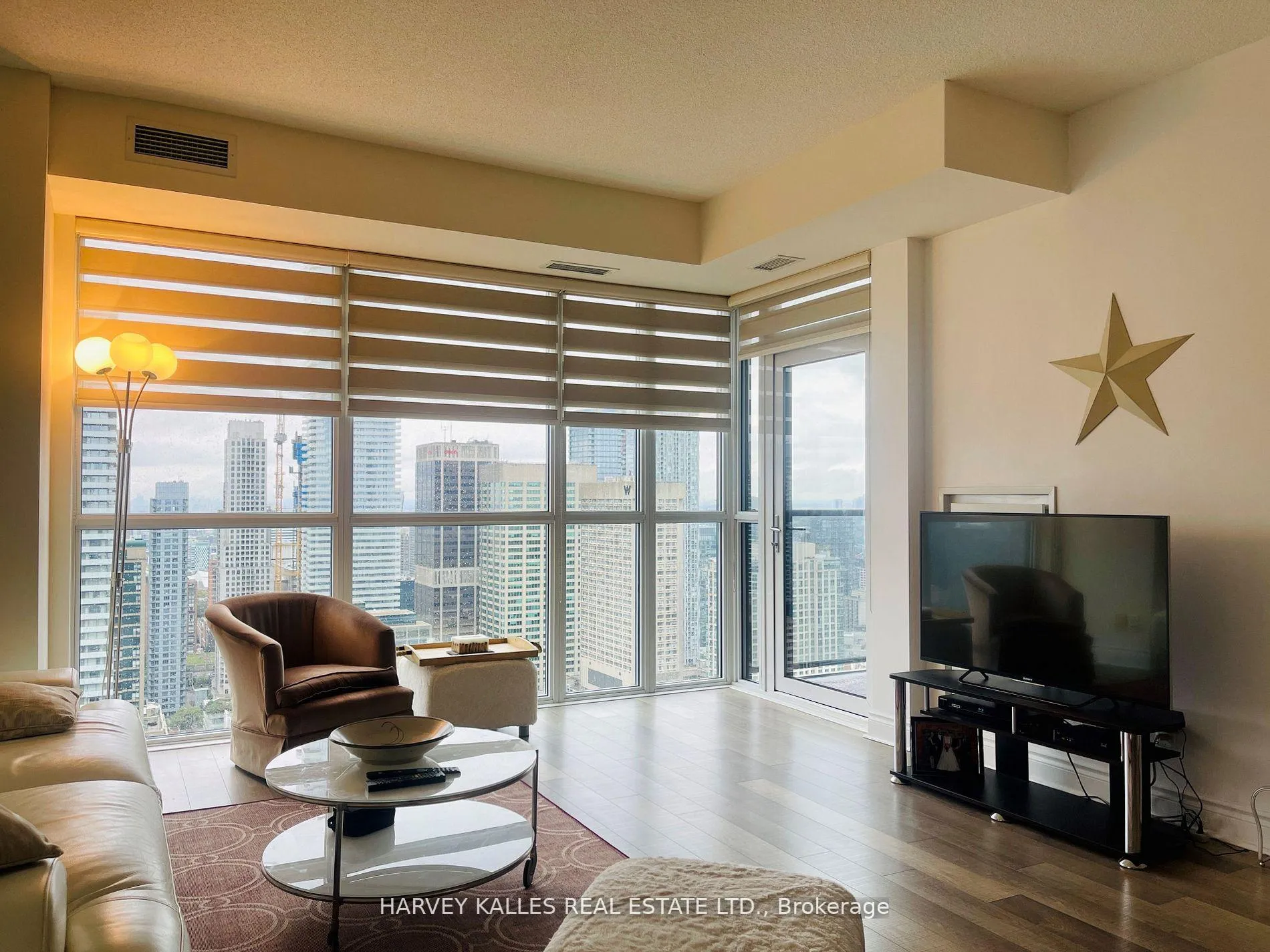 Photo 3 of Unit 4203, 28 Ted Rogers Way, Toronto, Church-Yonge Corridor — HOMEH