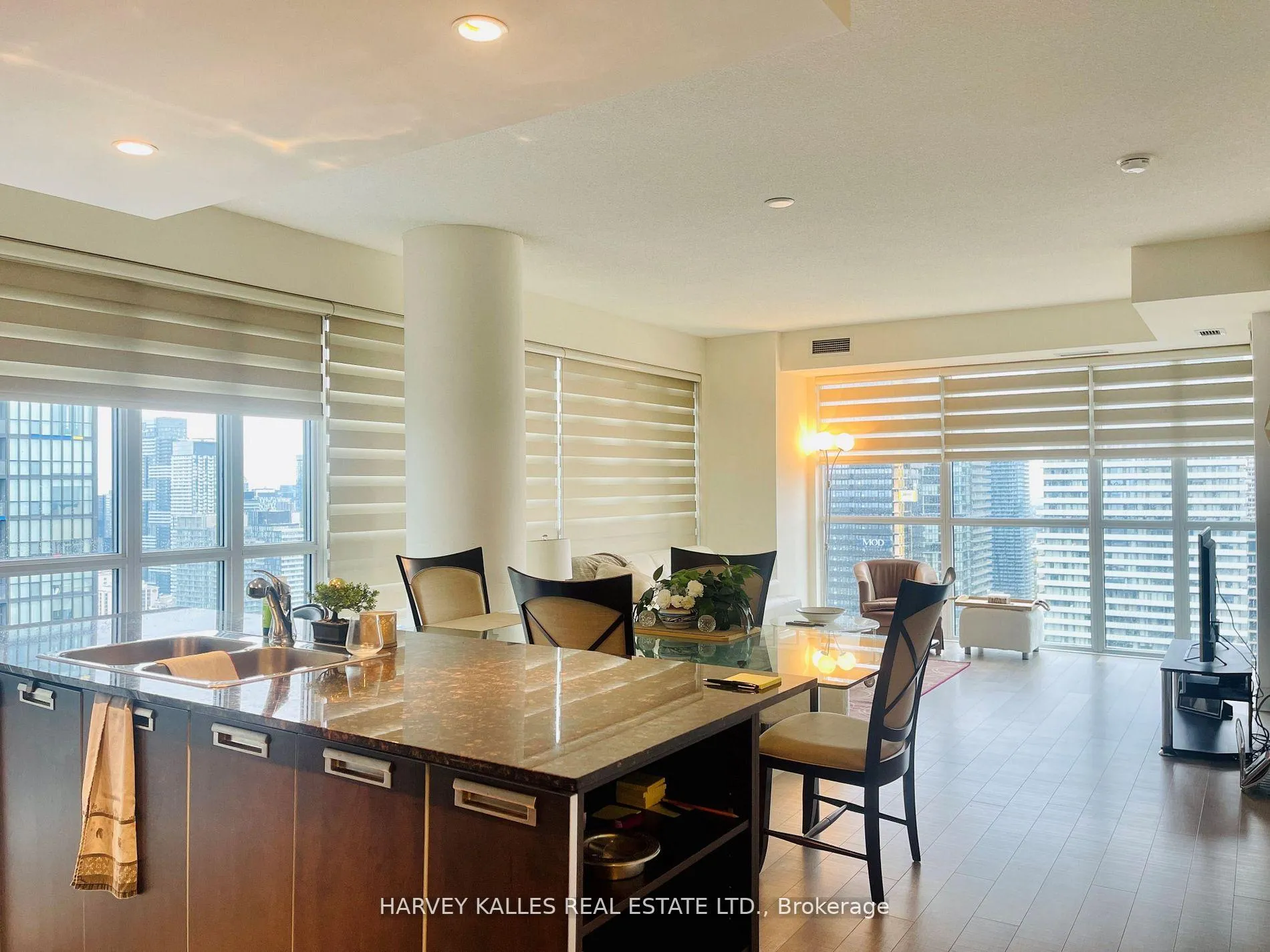 Photo 4 of Unit 4203, 28 Ted Rogers Way, Toronto, Church-Yonge Corridor — HOMEH