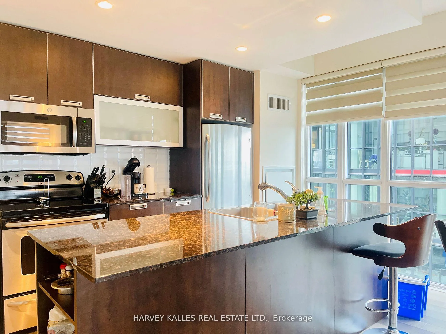 Photo 6 of Unit 4203, 28 Ted Rogers Way, Toronto, Church-Yonge Corridor — HOMEH
