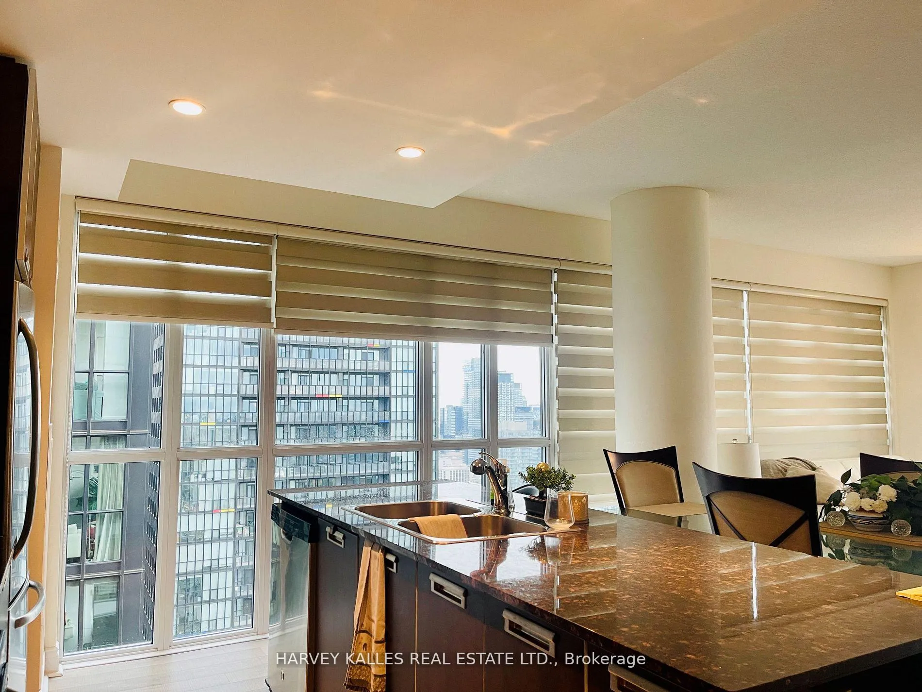 Photo 7 of Unit 4203, 28 Ted Rogers Way, Toronto, Church-Yonge Corridor — HOMEH