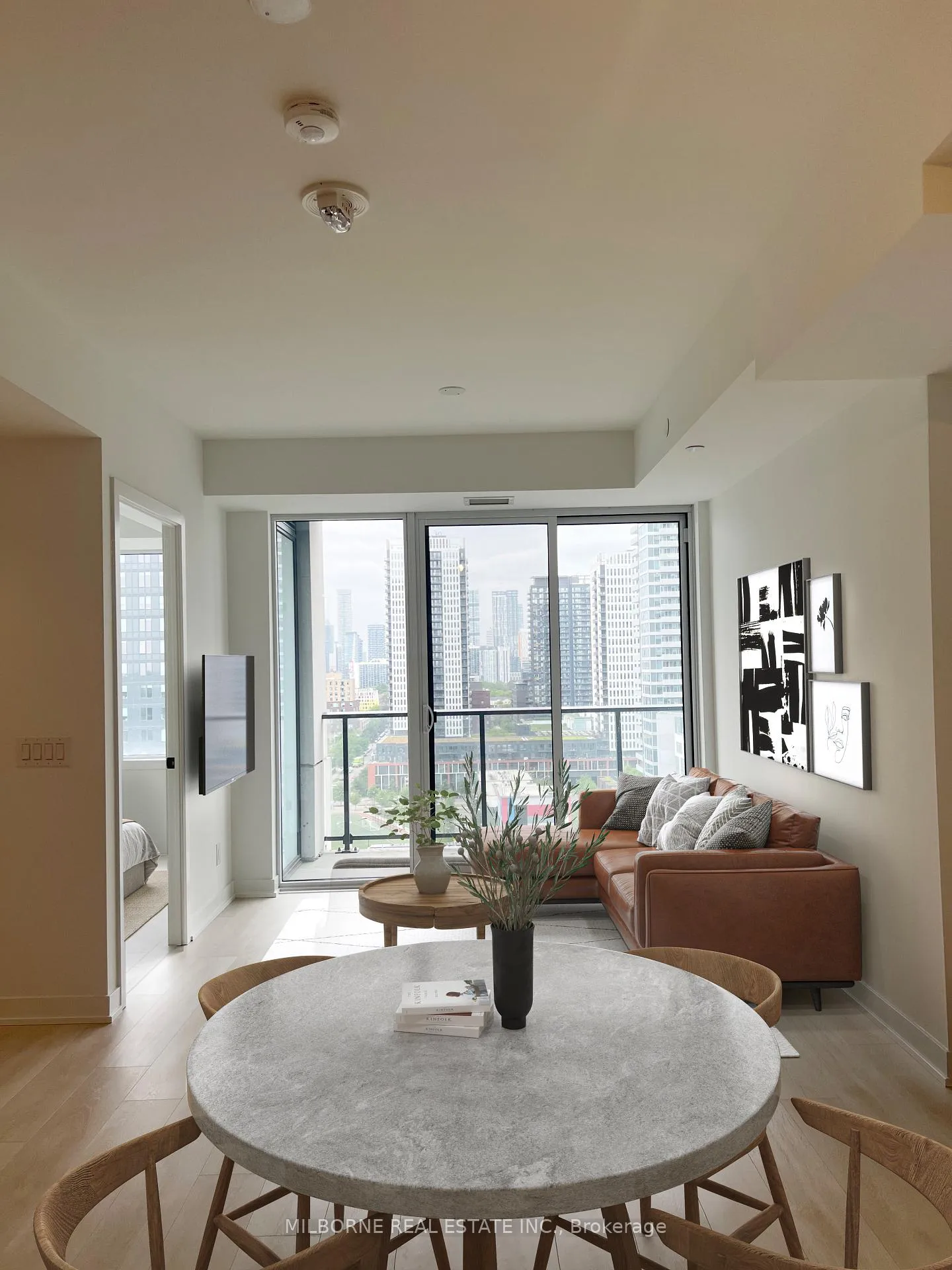 Photo 4 of Unit 1406, 5 Defries Street, Toronto, Regent Park — HOMEH