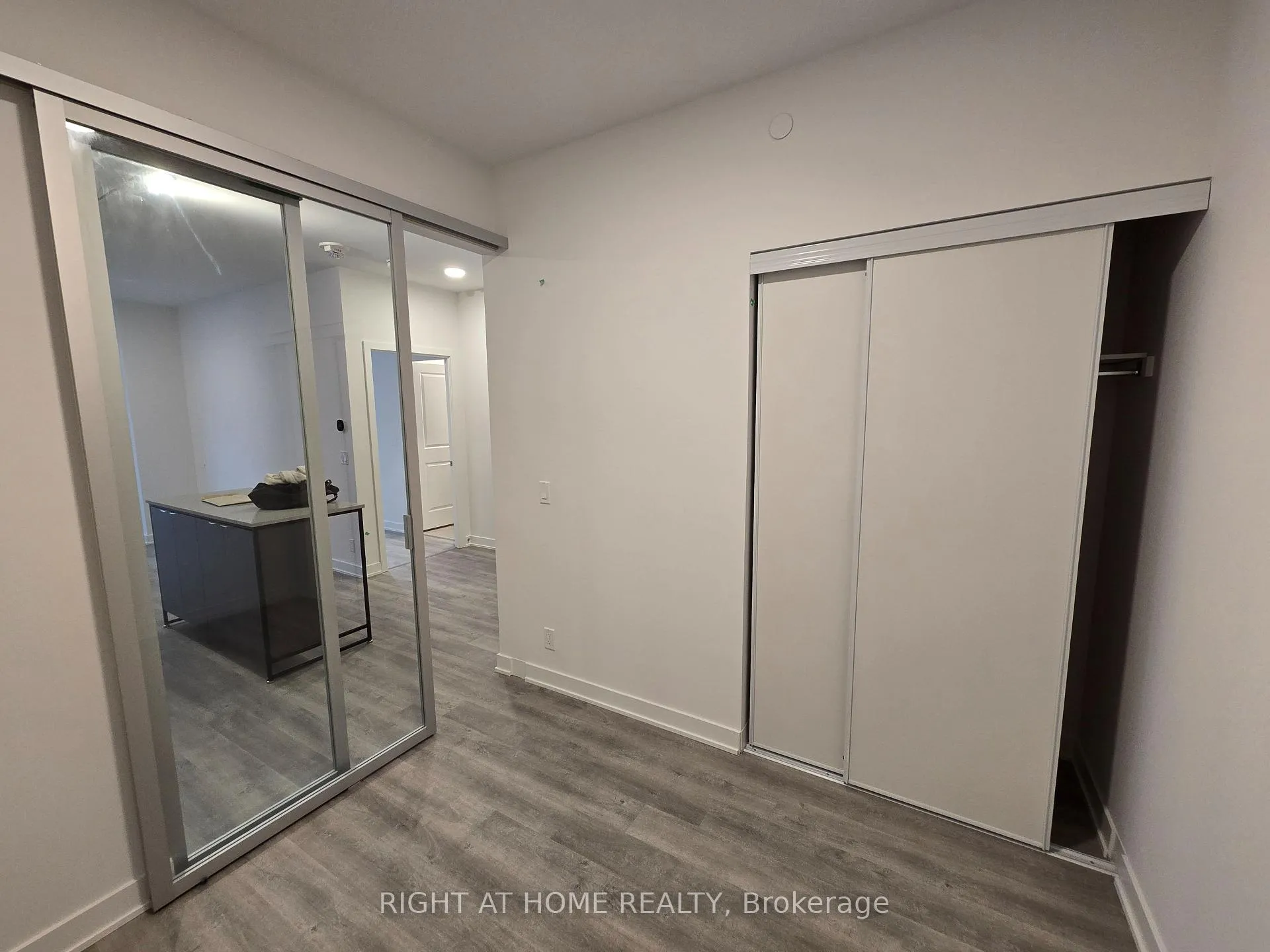 Photo 15 of Unit 910, 50 Upper Mall Way, Vaughan, Brownridge — HOMEH
