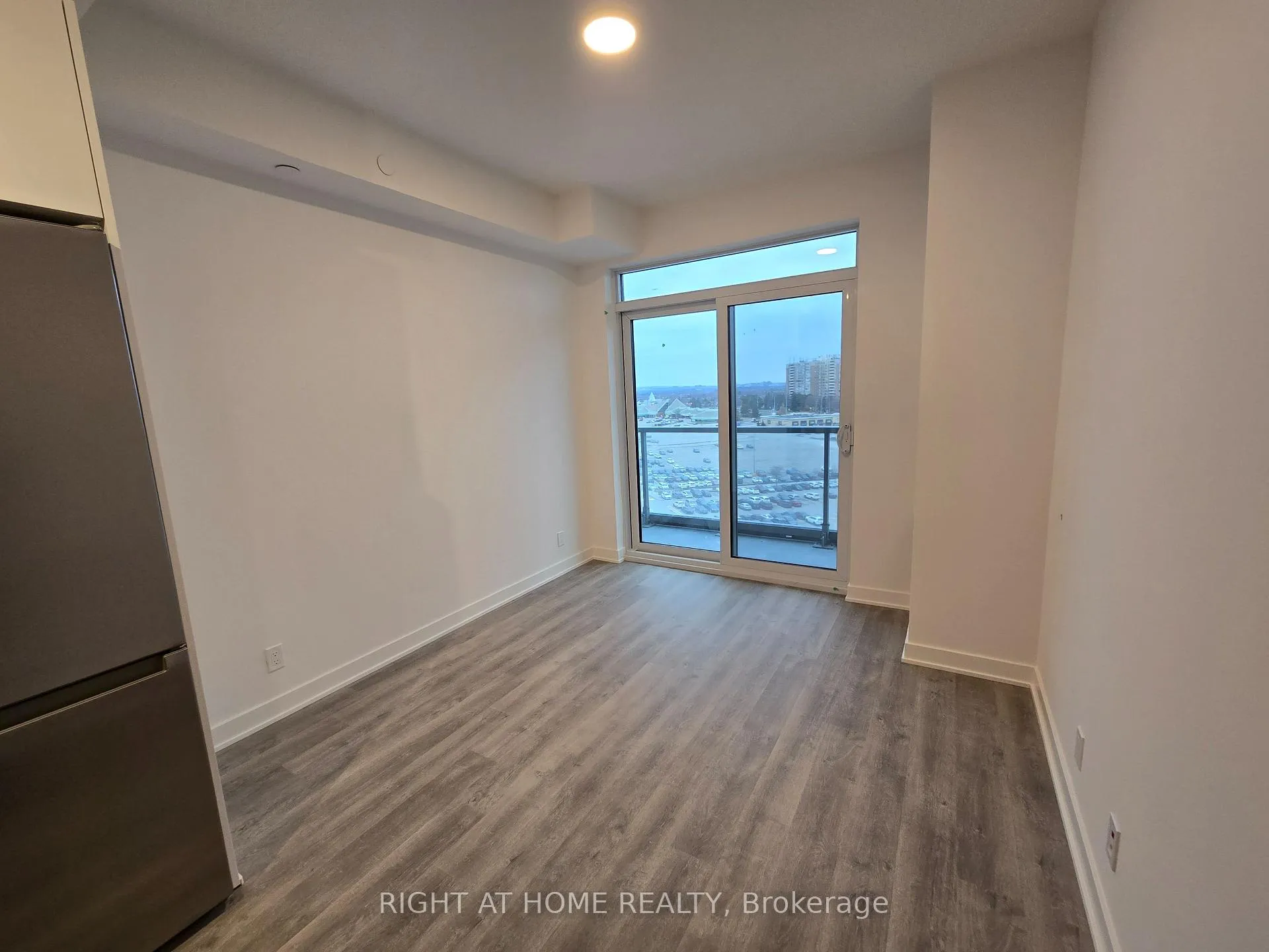 Photo 19 of Unit 910, 50 Upper Mall Way, Vaughan, Brownridge — HOMEH